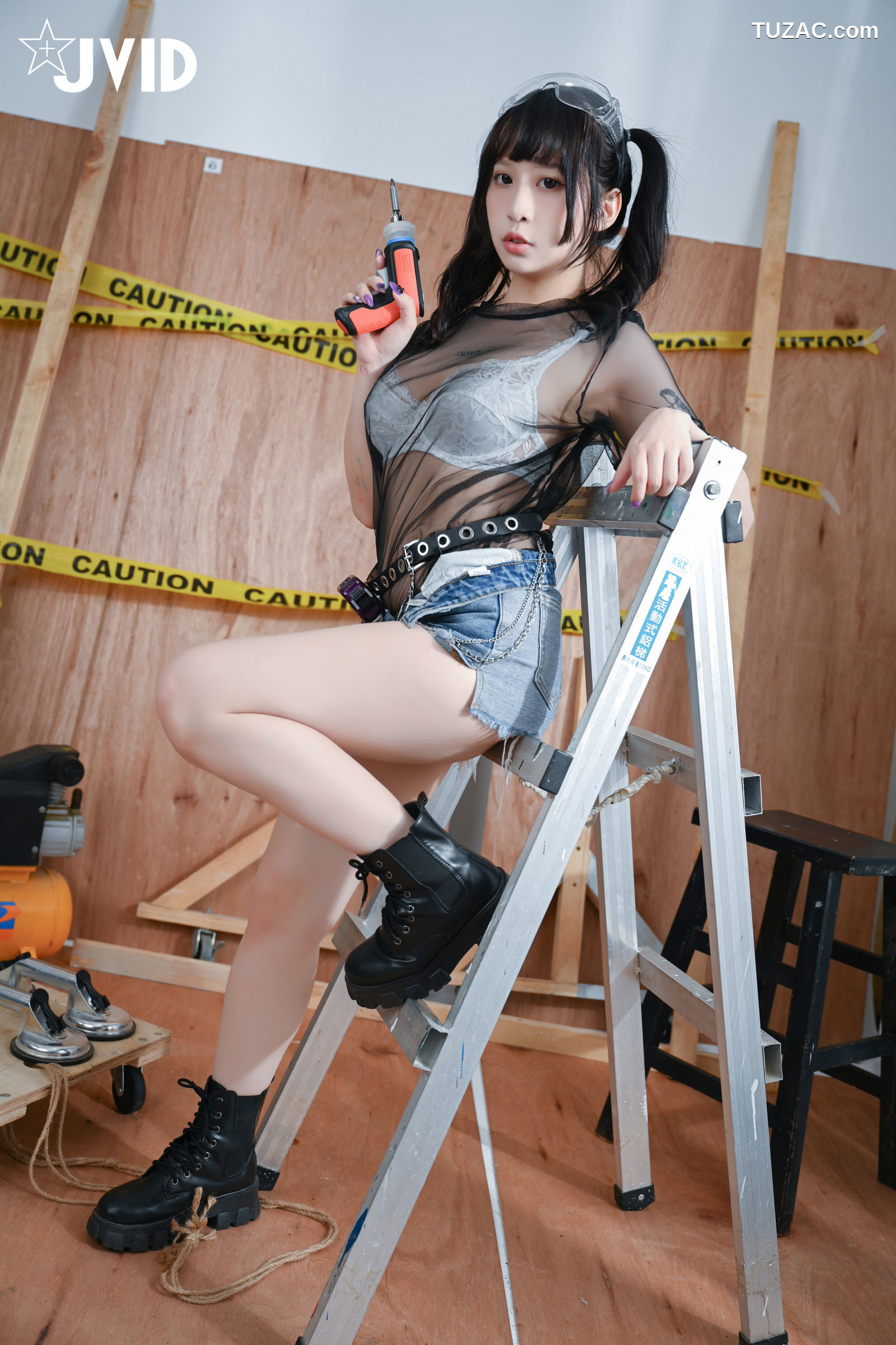 JVID-夏暮光-桃桃-极品爆乳火辣女双工-工地香艳-2022.06.02