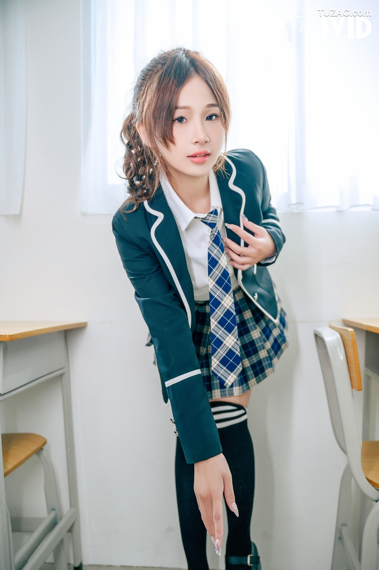 JVID-婕咪-Juice-下课后在教室色色被老师发现