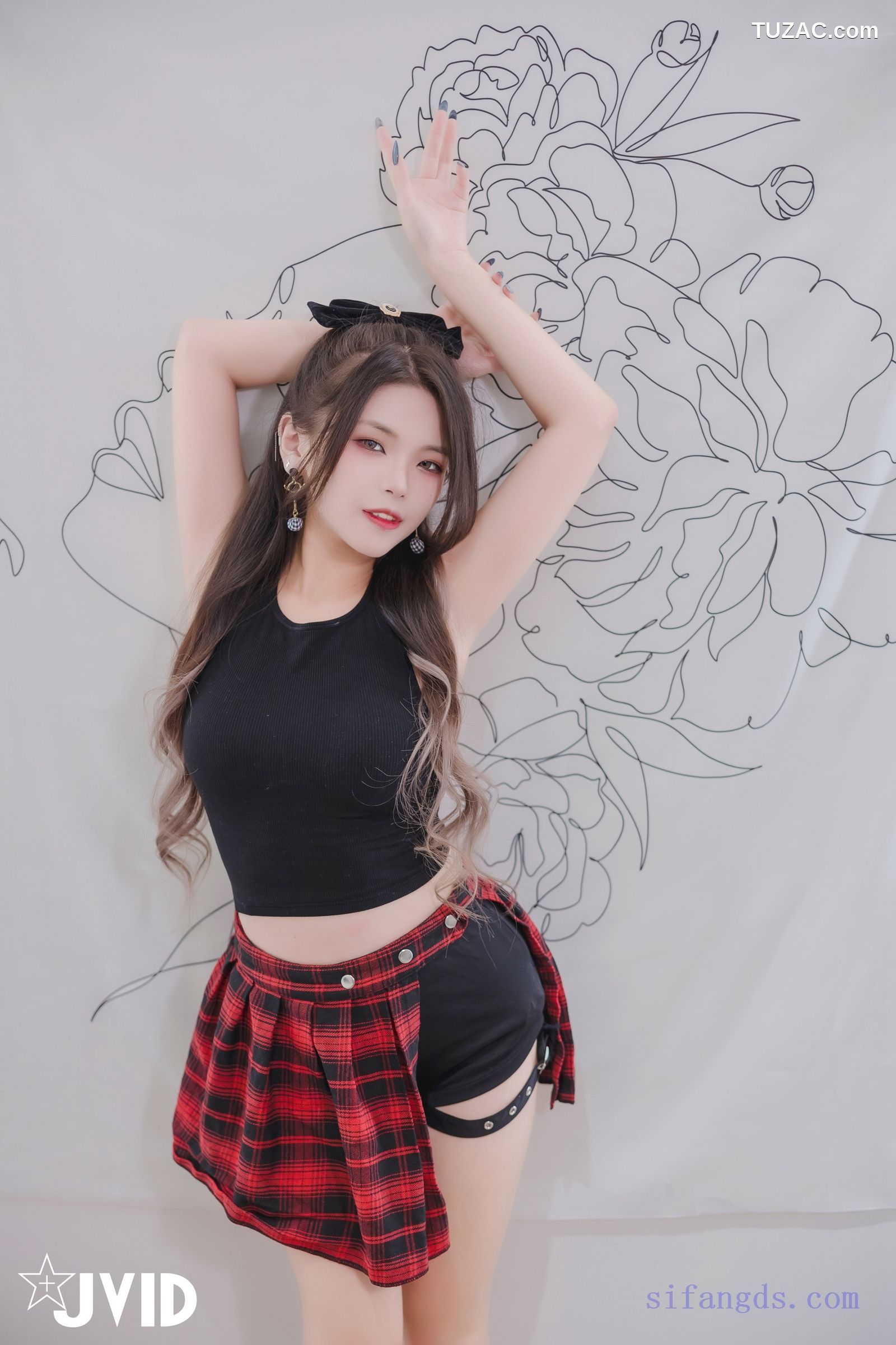 JVID-寶寶-房东女儿爱上大叔房客-32F天然水滴奶-相约见面脱光求爱