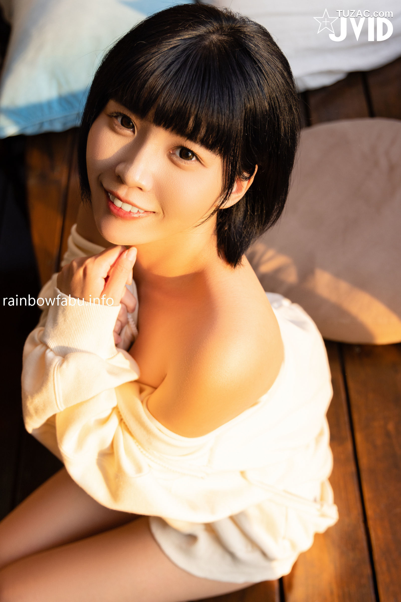 JVID-果宝宝-邻居妹妹-每天都在阳台脱光光-美乳晃来晃去诱惑我-watermark