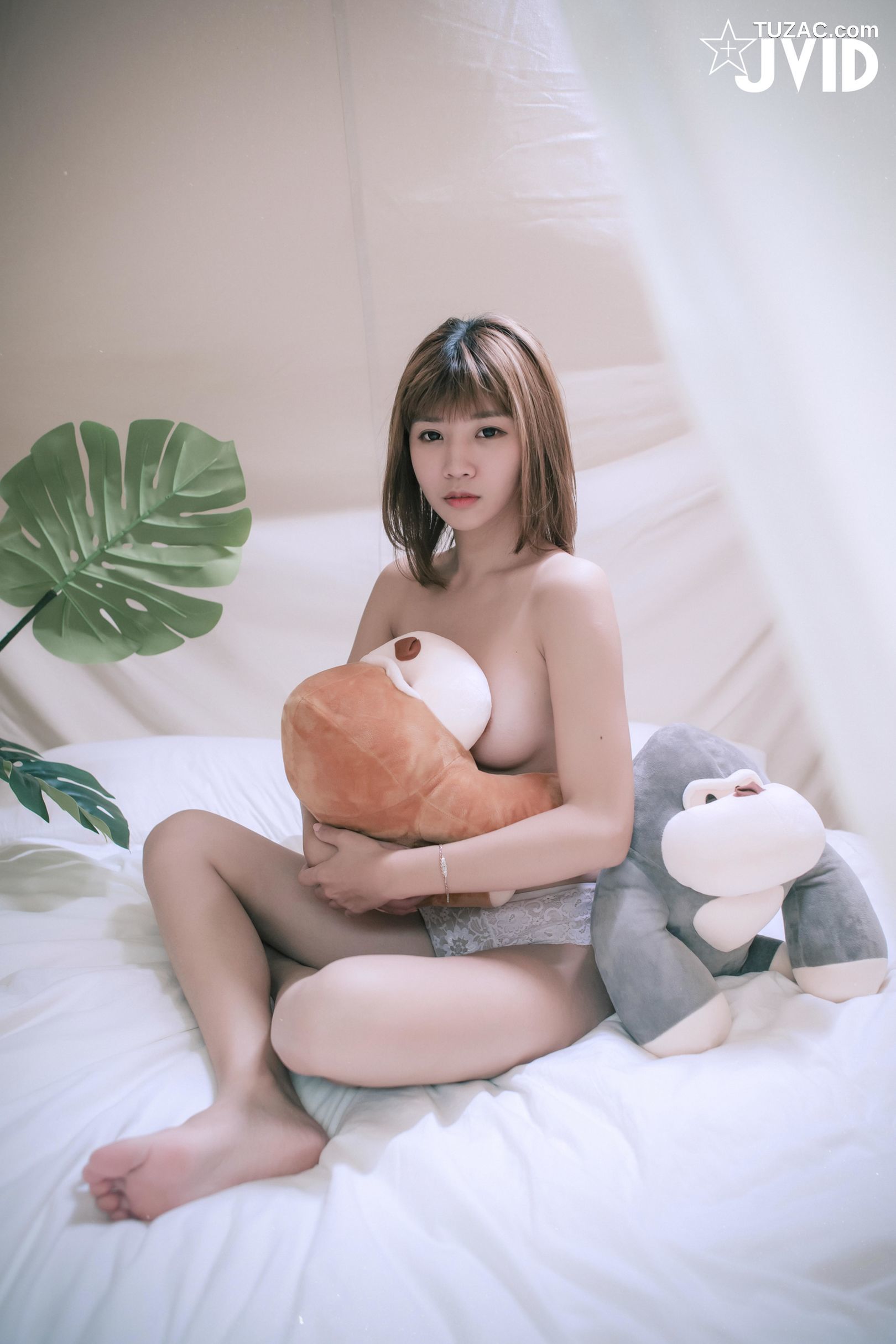 JVID-果寶寶-野外求生训练营-帐篷里的春天