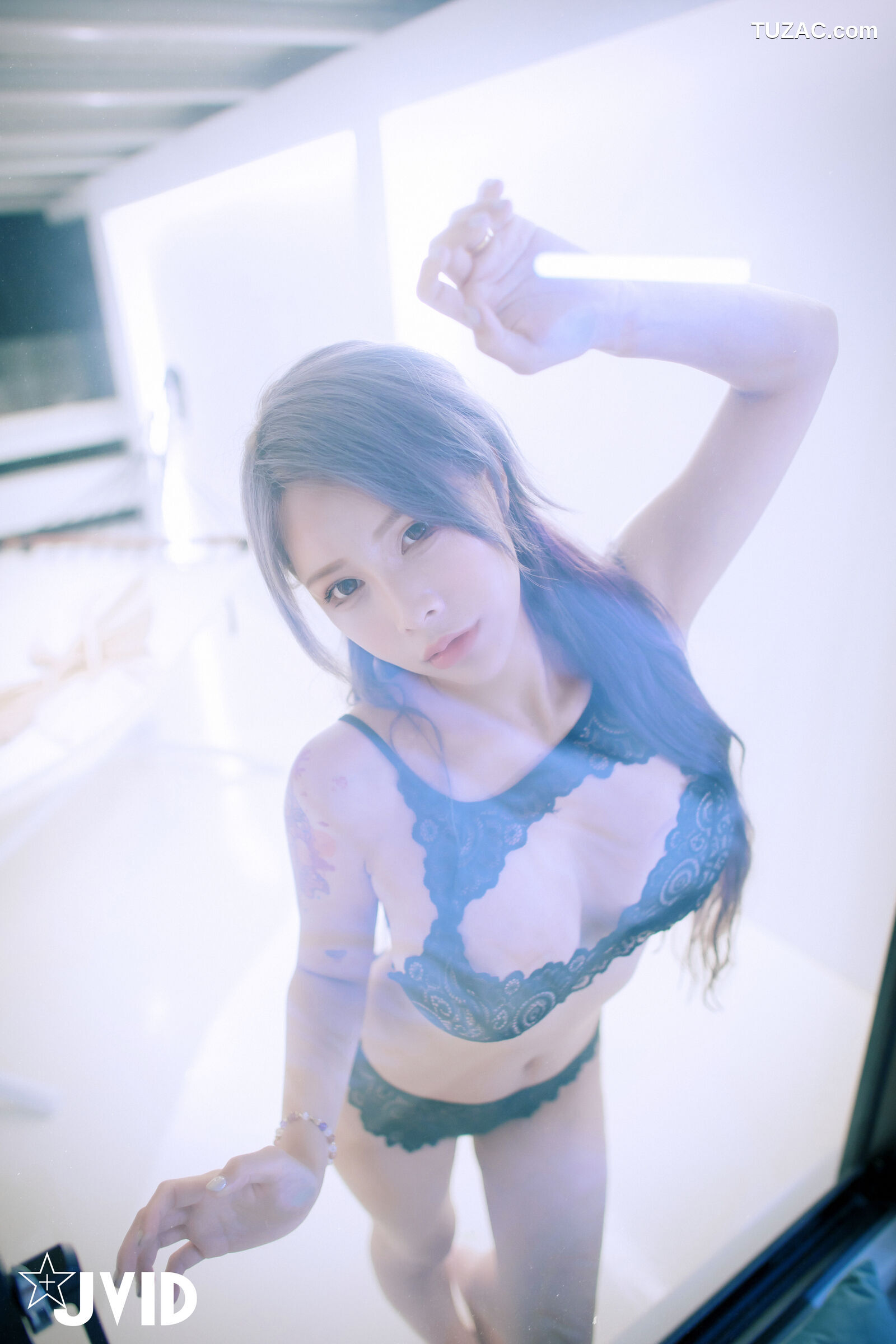 JVID-艾妃-神級美巨乳艾妃的情慾之夜-首次雙人情慾大尺-騎乘式解鎖