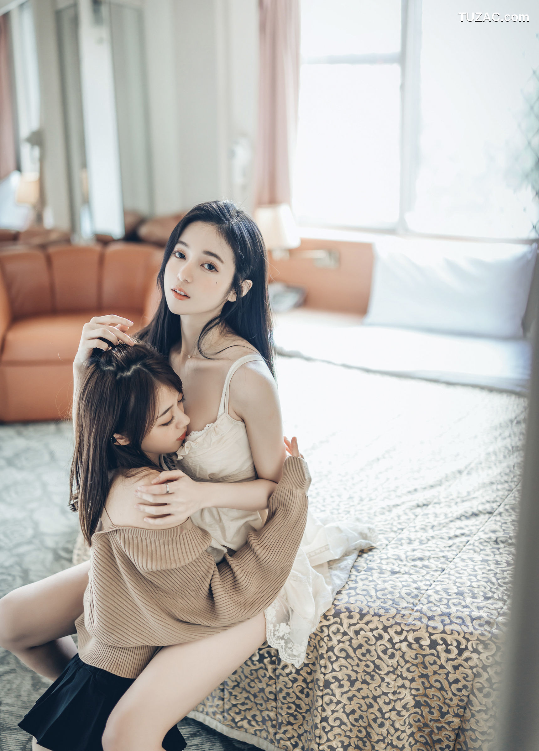 JVID-辰辰-妍妍-我的大小女友-情人节带两位女友开房间-超超透上衣透明内裤-2022.02.14