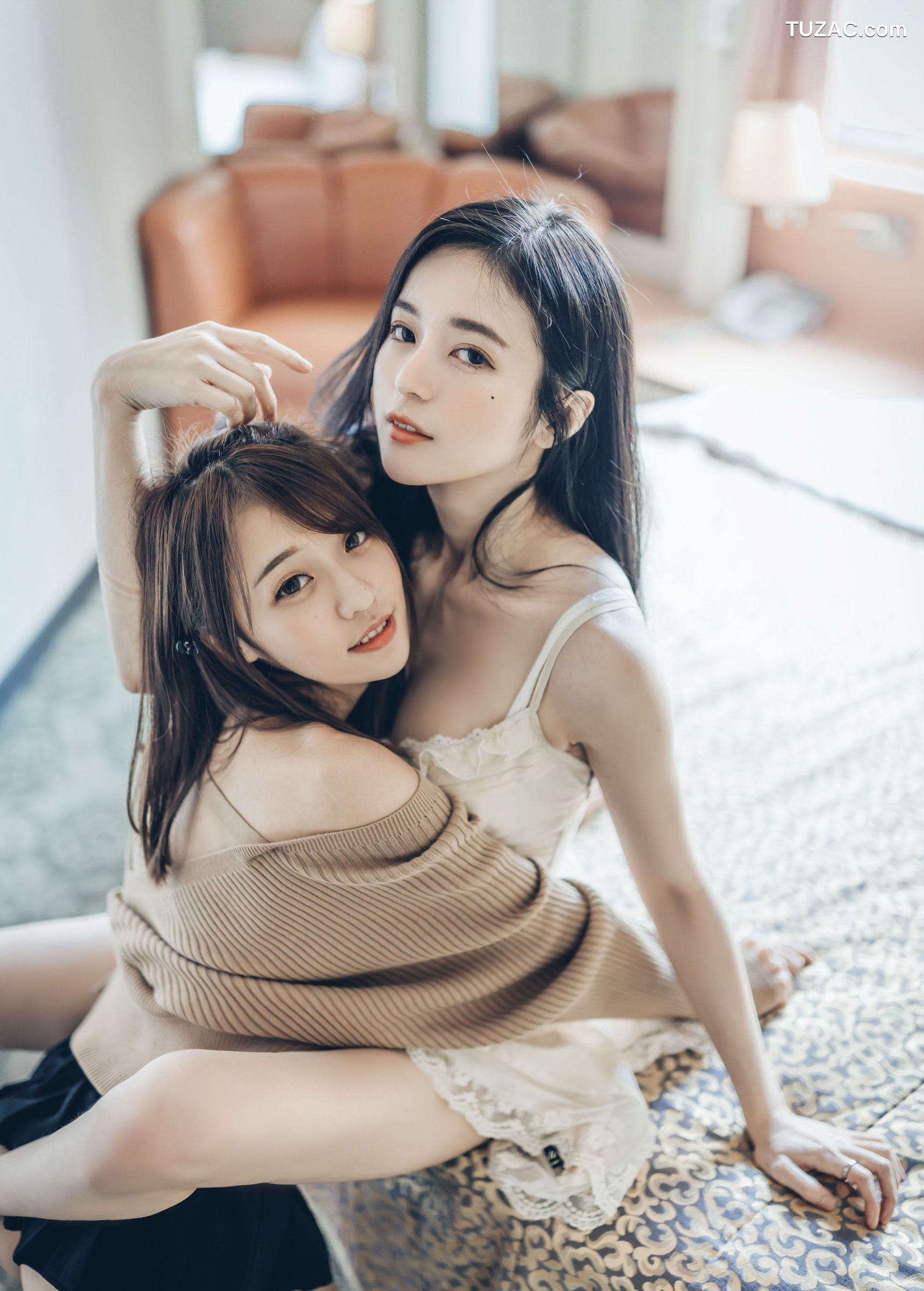 JVID-辰辰-妍妍-我的大小女友-情人节带两位女友开房间-超超透上衣透明内裤-2022.02.14