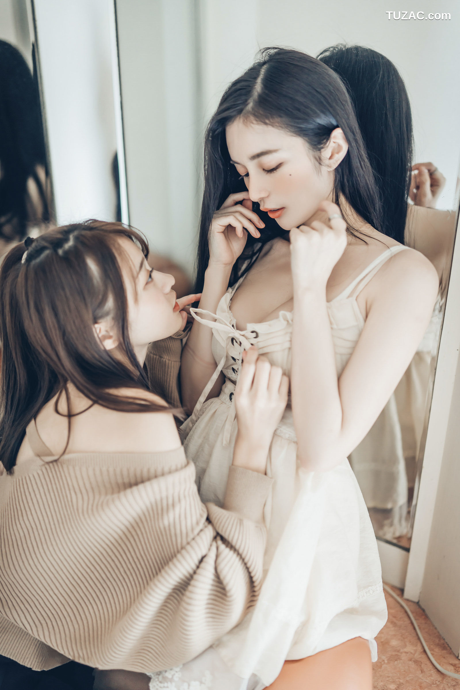 JVID-辰辰-妍妍-我的大小女友-情人节带两位女友开房间-超超透上衣透明内裤-2022.02.14