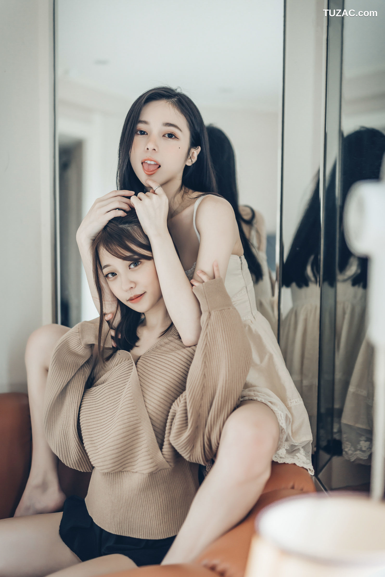 JVID-辰辰-妍妍-我的大小女友-情人节带两位女友开房间-超超透上衣透明内裤-2022.02.14