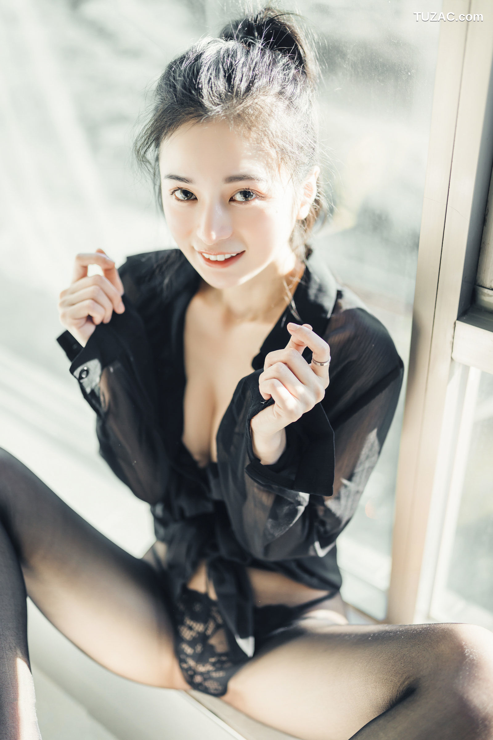 JVID-辰辰-我的女友这次有点色有点甜-透明罩衫透明骆驼蹄内裤湿润黑丝-2022.04.05