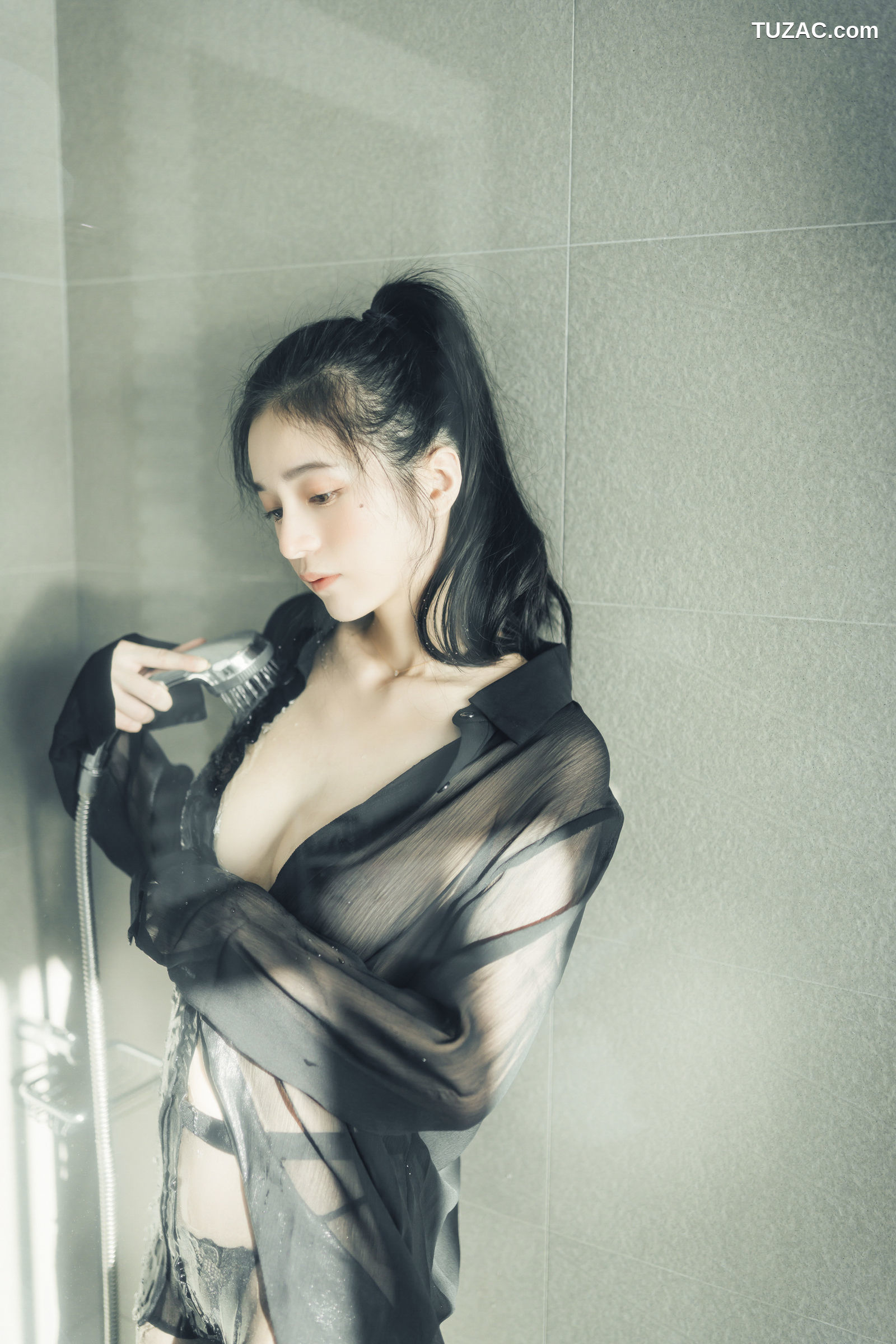 JVID-辰辰-我的女友这次有点色有点甜-透明罩衫透明骆驼蹄内裤湿润黑丝-2022.04.05