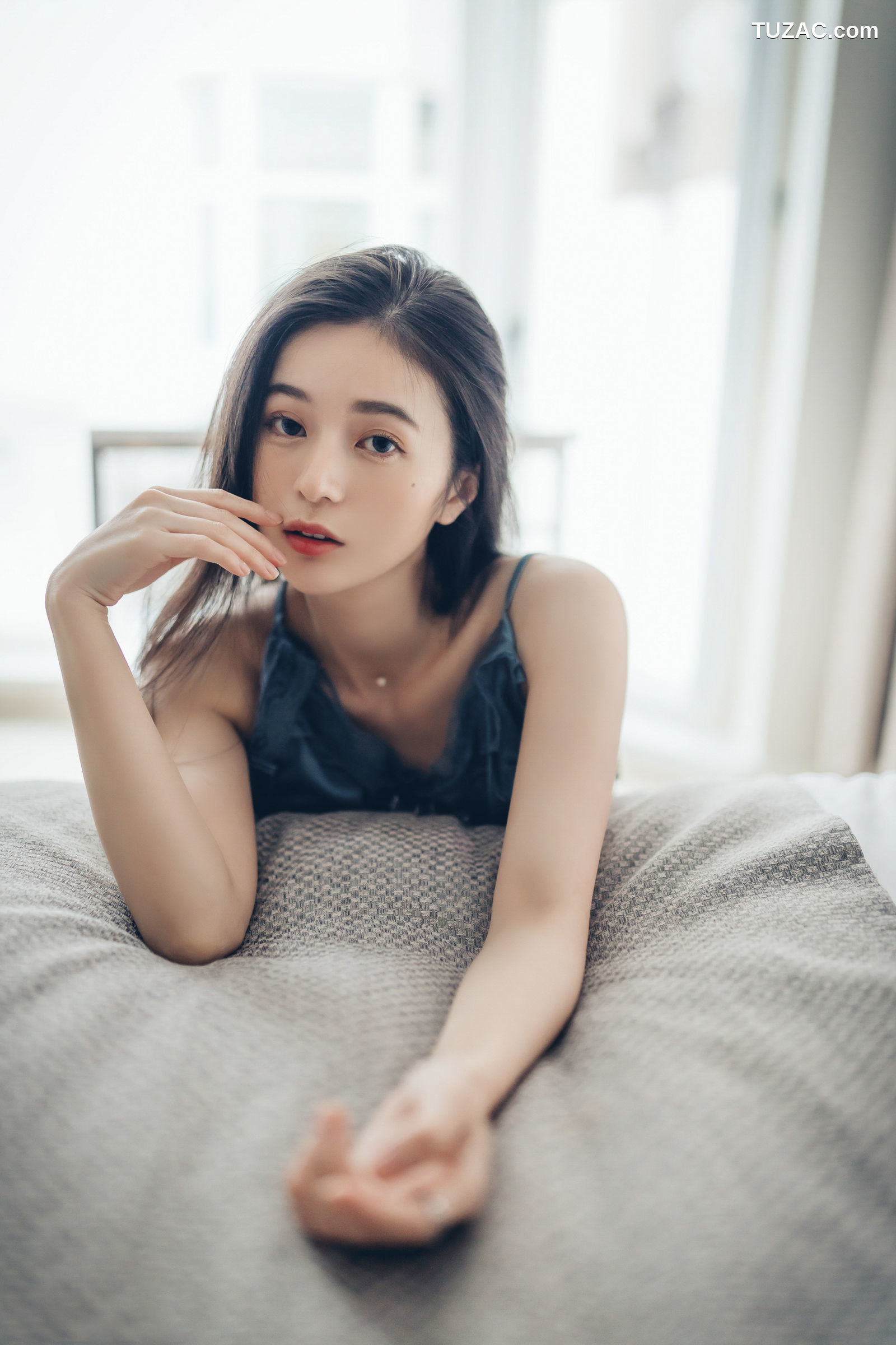 JVID-辰辰-透明内裤张开脚-比骆驼蹄还更厉害-中空小护士-两片式睡衣-2021.09.03