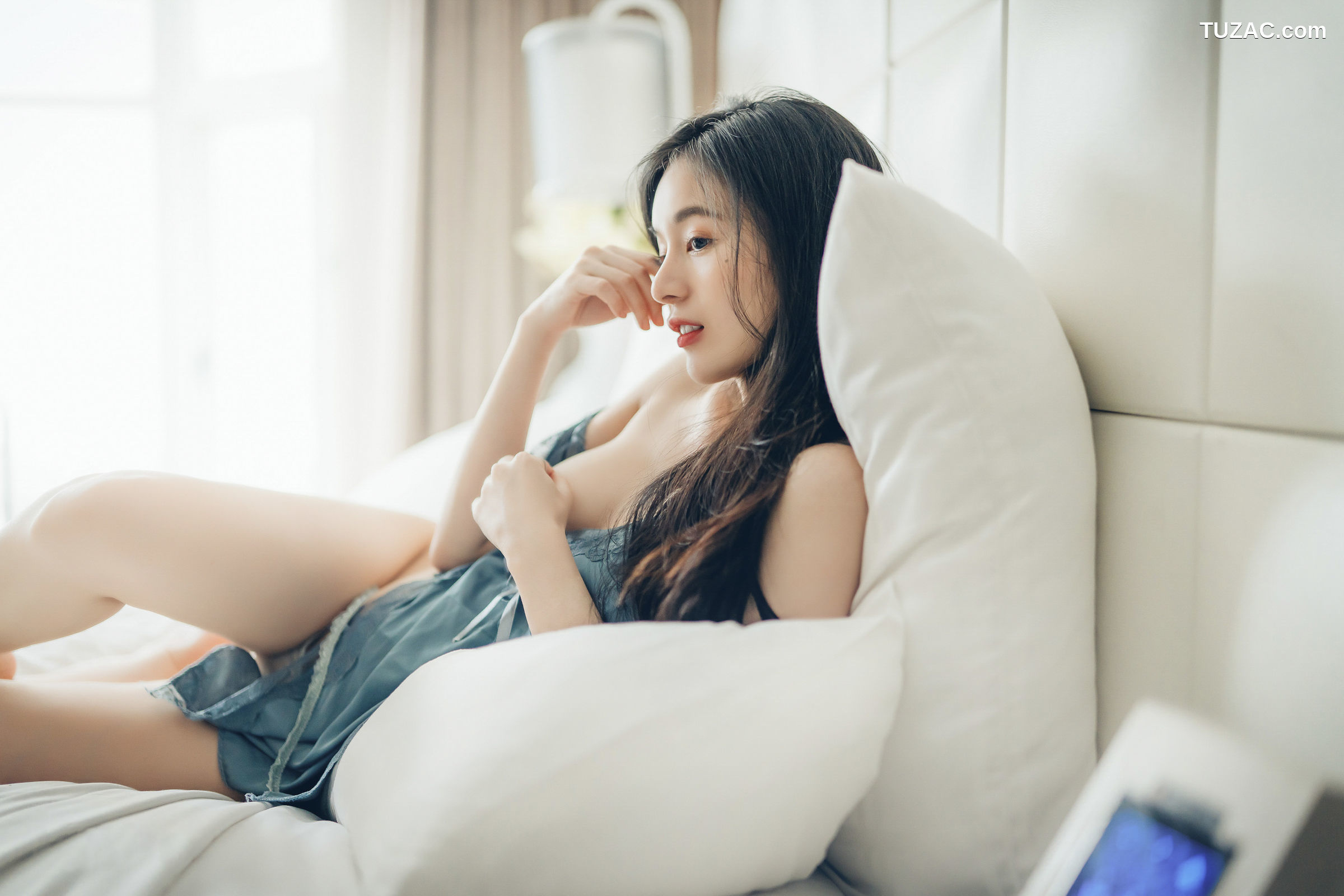 JVID-辰辰-透明内裤张开脚-比骆驼蹄还更厉害-中空小护士-两片式睡衣-2021.09.03