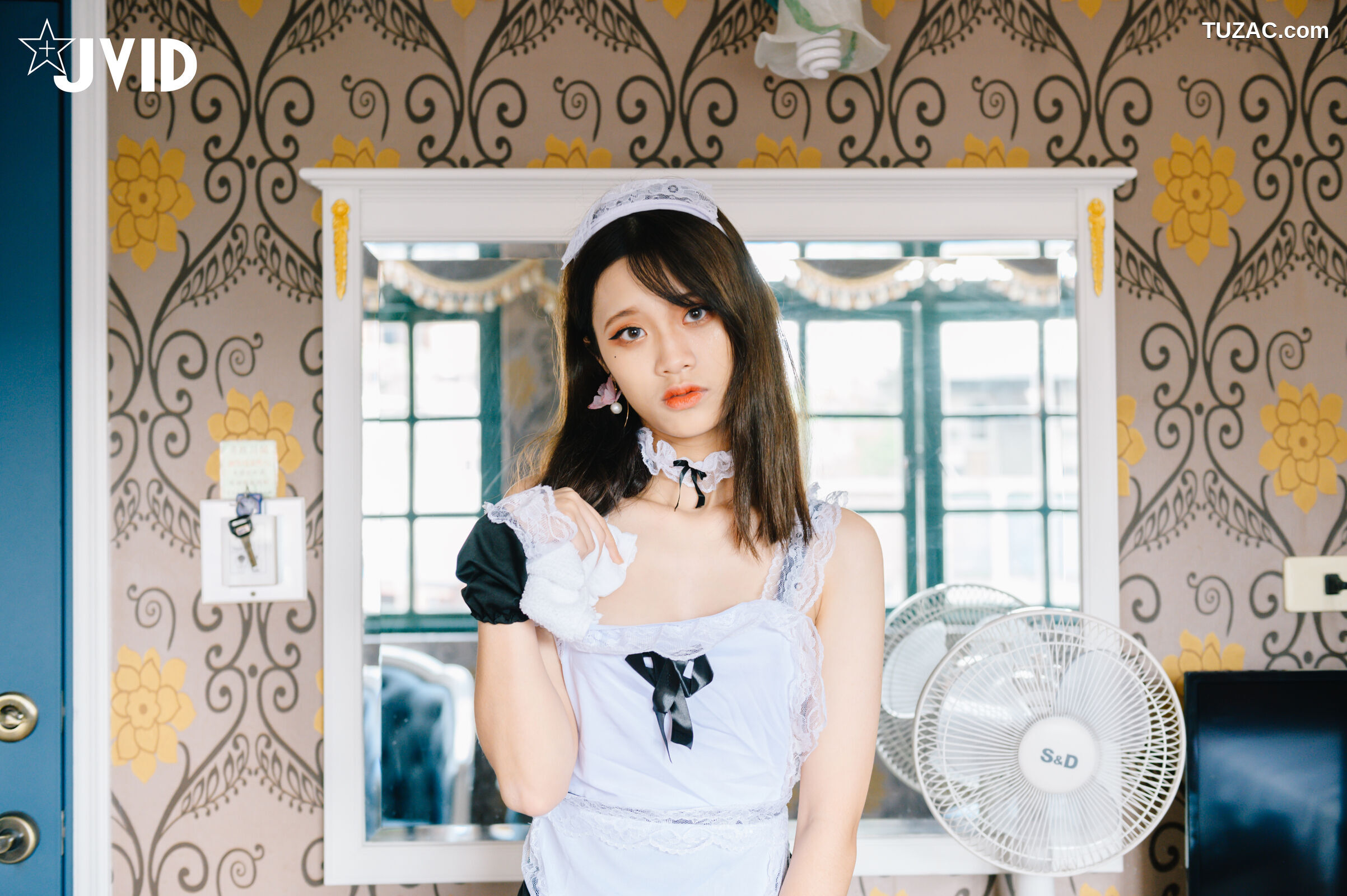 JVID-韩芳语-桌子擦不干净就会被主人插-性感女仆装无毛一线天馒头B非常顶