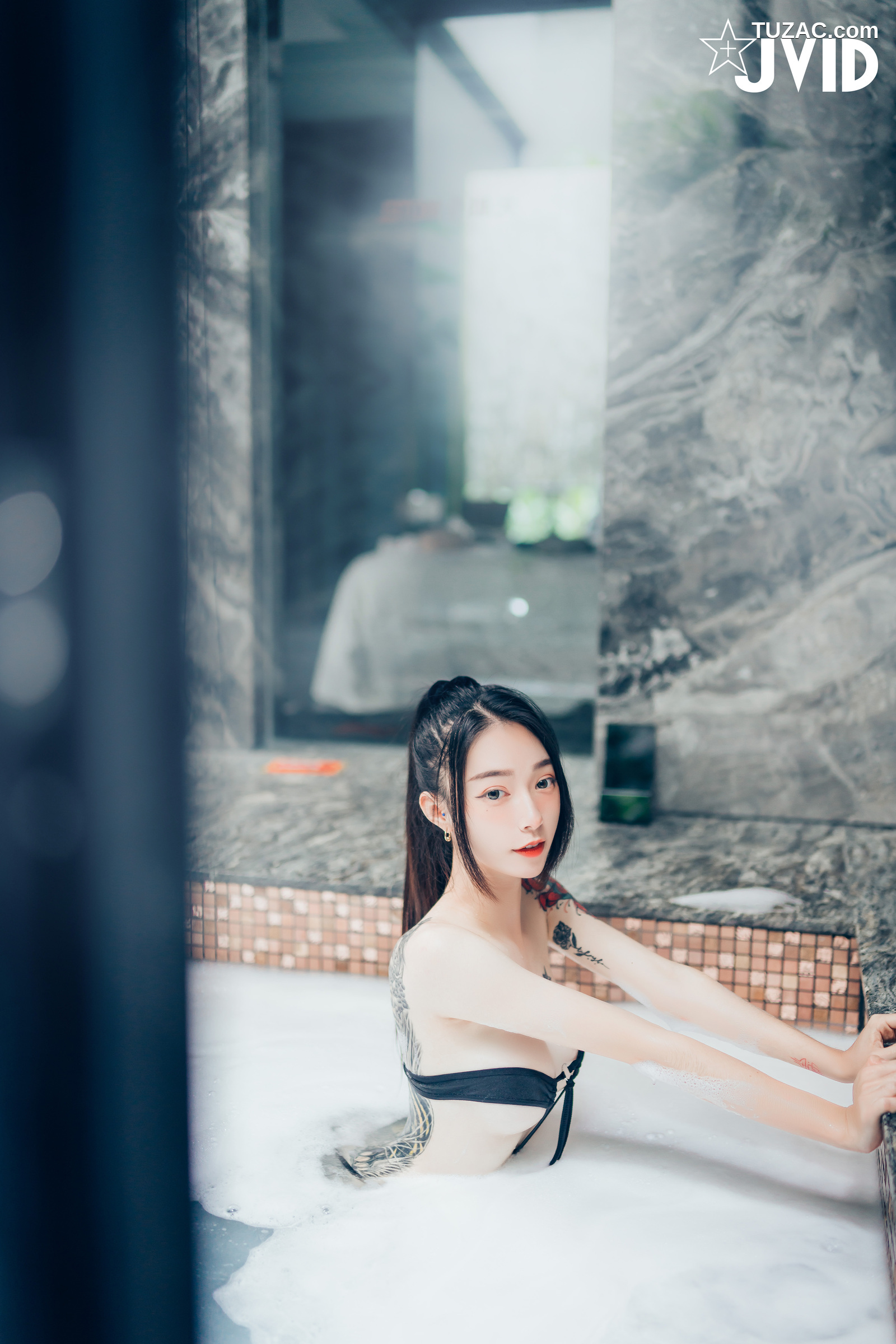 JVID-飘飘-百变女神-学生服-死库水-情趣内衣-性感睡衣-2021.08.18
