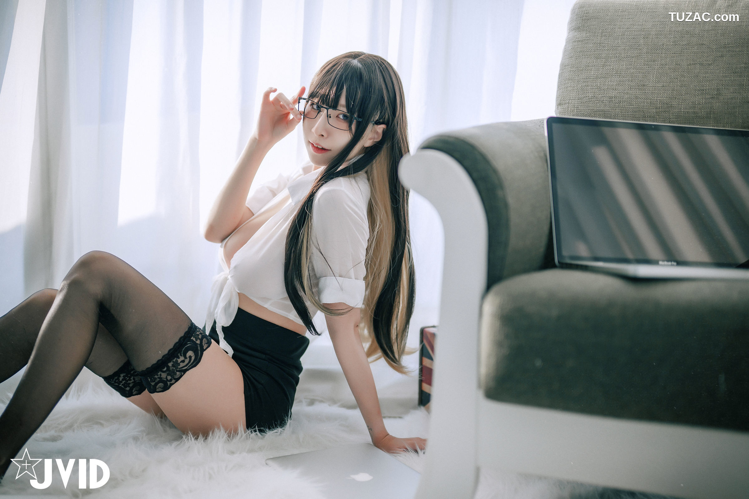 JVID-黎菲儿-超完美巨乳-色色的女同事加班时の脱衣诱惑-2022.11.28
