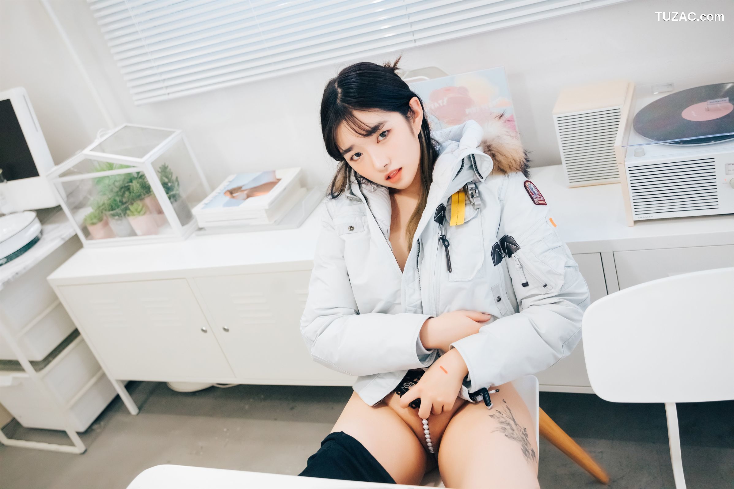 Sonson-손손-真空围裙-Nude-Apron-Loozy
