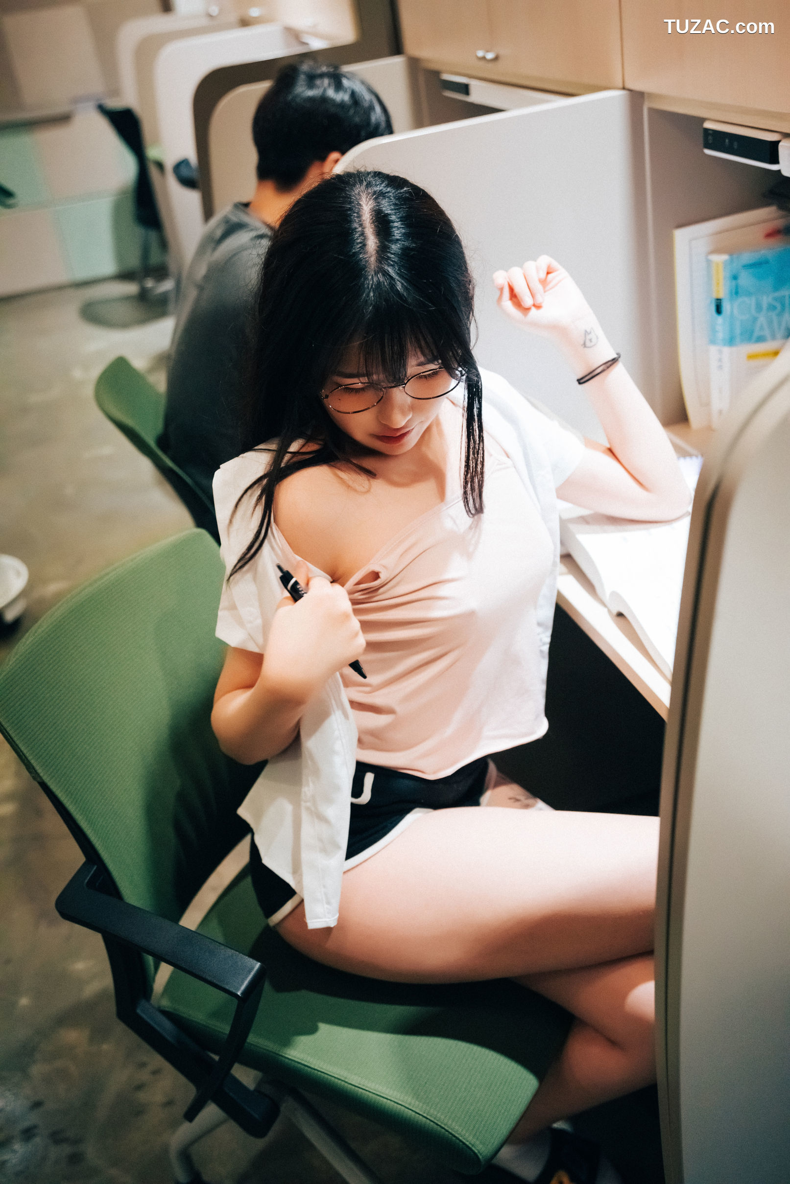 Sonson-손손-自习室-Reading-room-无圣光-Loozy