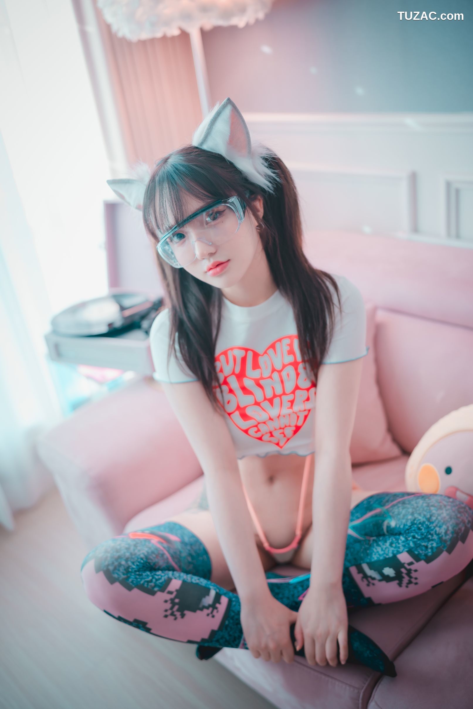 孙乐乐-Son-Ye-Eun-Retro-Gaming-Girl-无圣光