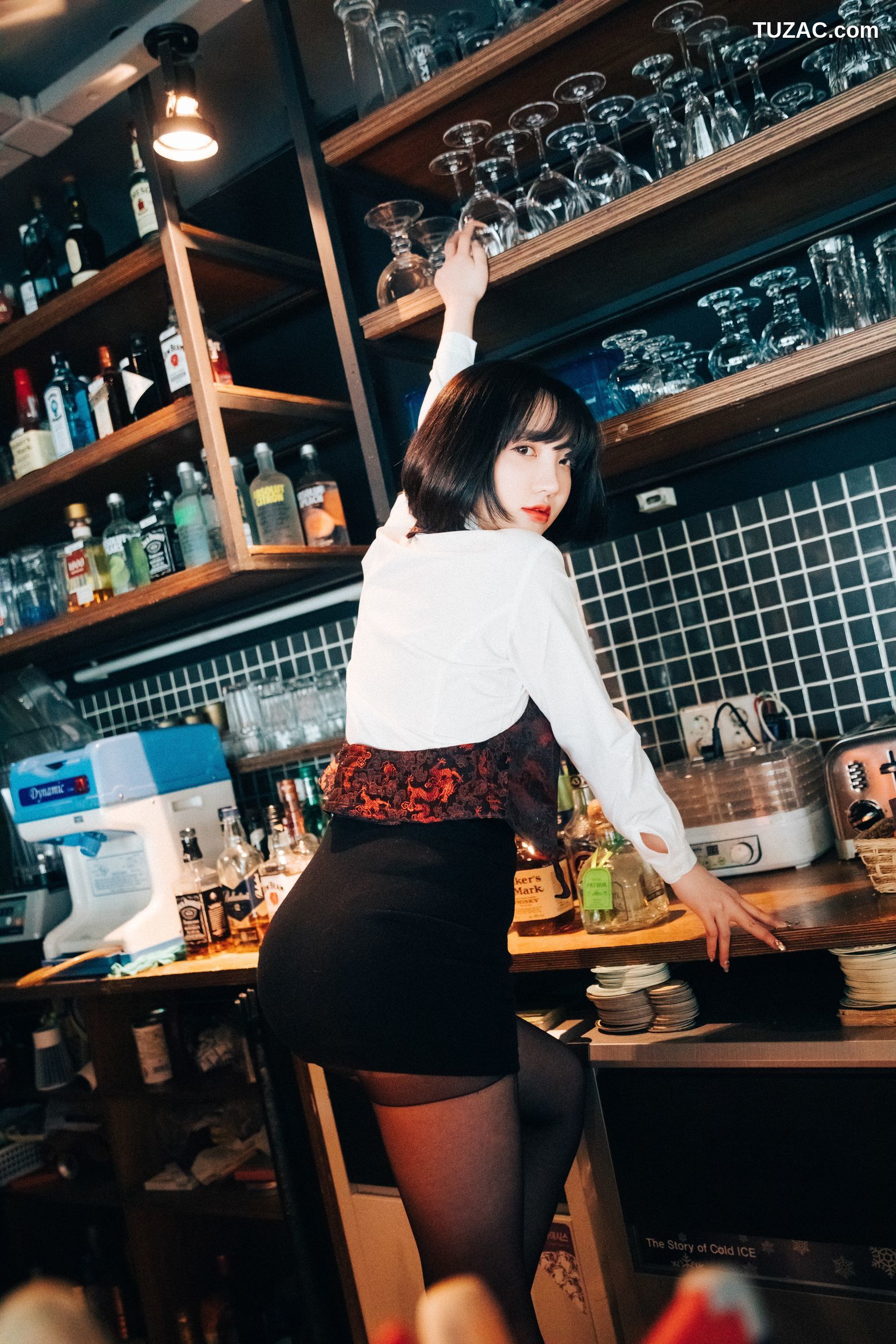 孙乐乐-Son-Ye-Eun-Tainted-Love-Bar-无圣光
