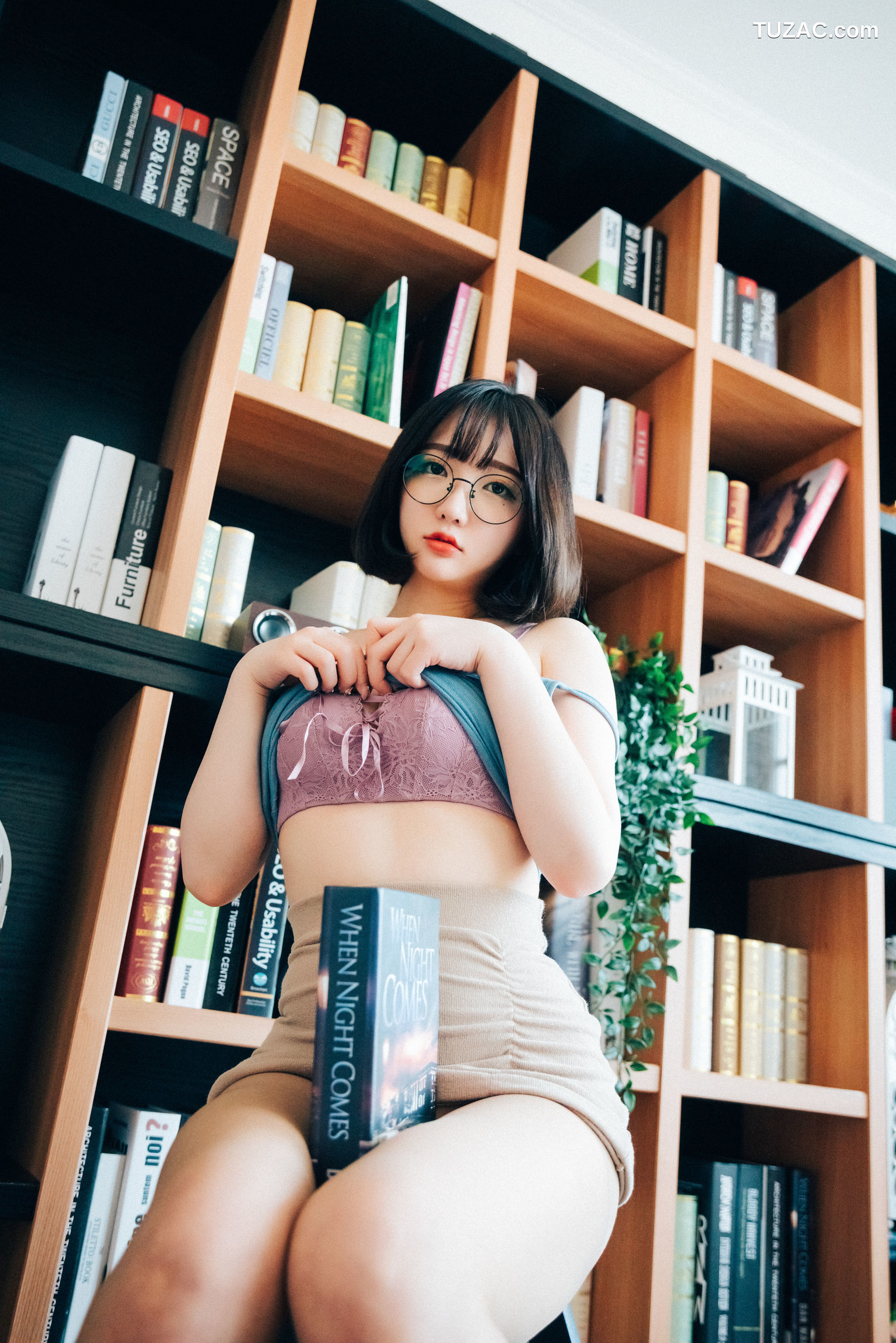 孙乐乐-Son-Ye-Eun-图书馆女孩-Librarian-Girl-[Loozy]