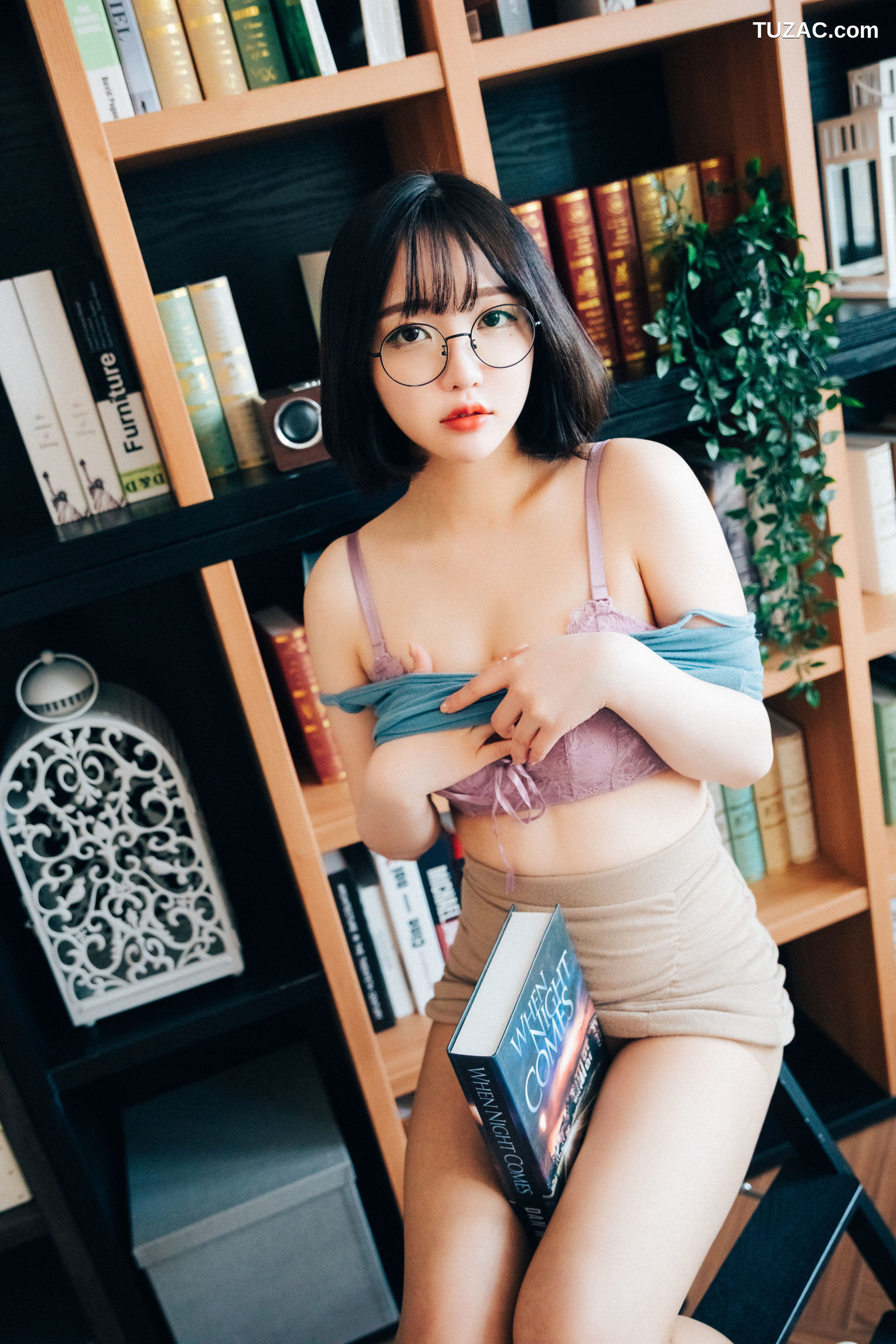 孙乐乐-Son-Ye-Eun-图书馆女孩-Librarian-Girl-[Loozy]