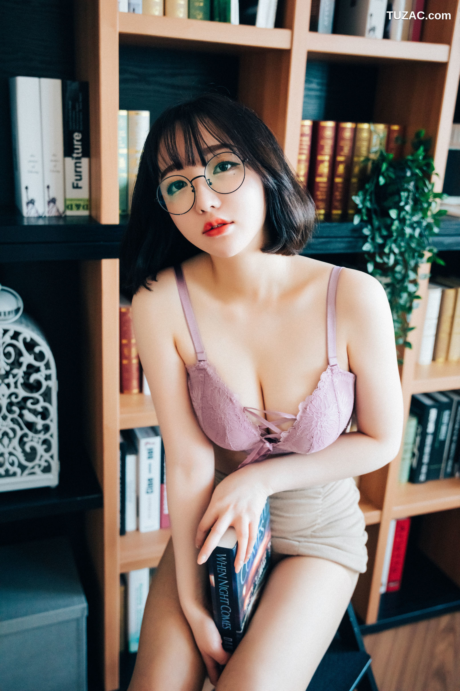 孙乐乐-Son-Ye-Eun-图书馆女孩-Librarian-Girl-[Loozy]