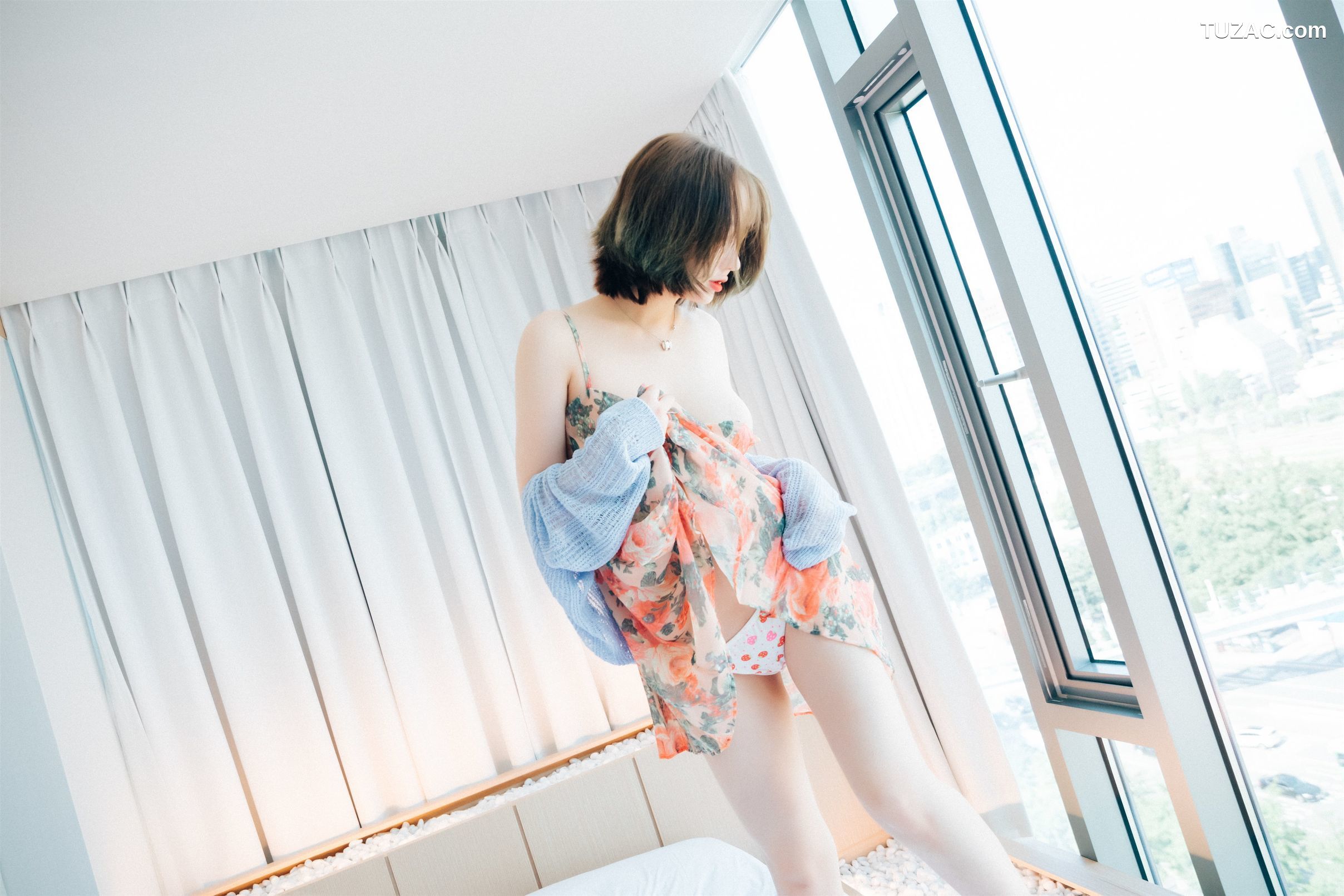 孙乐乐-Son-Ye-Eun-爱在宾馆-Lover-in-Hotel-[Loozy]