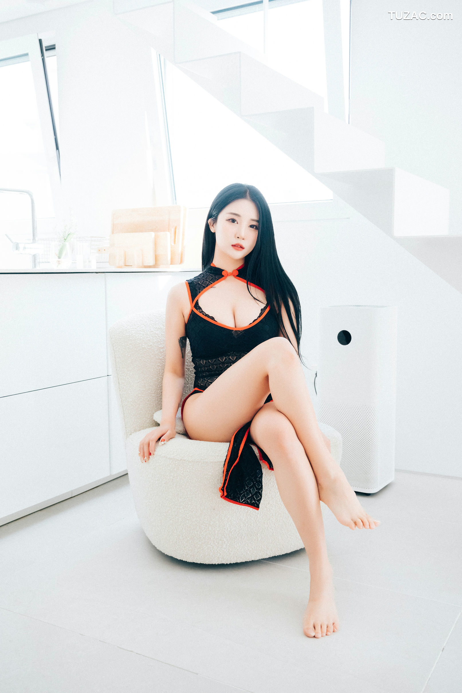 尹宝美-Bomi-宽衣解带-The-Undress