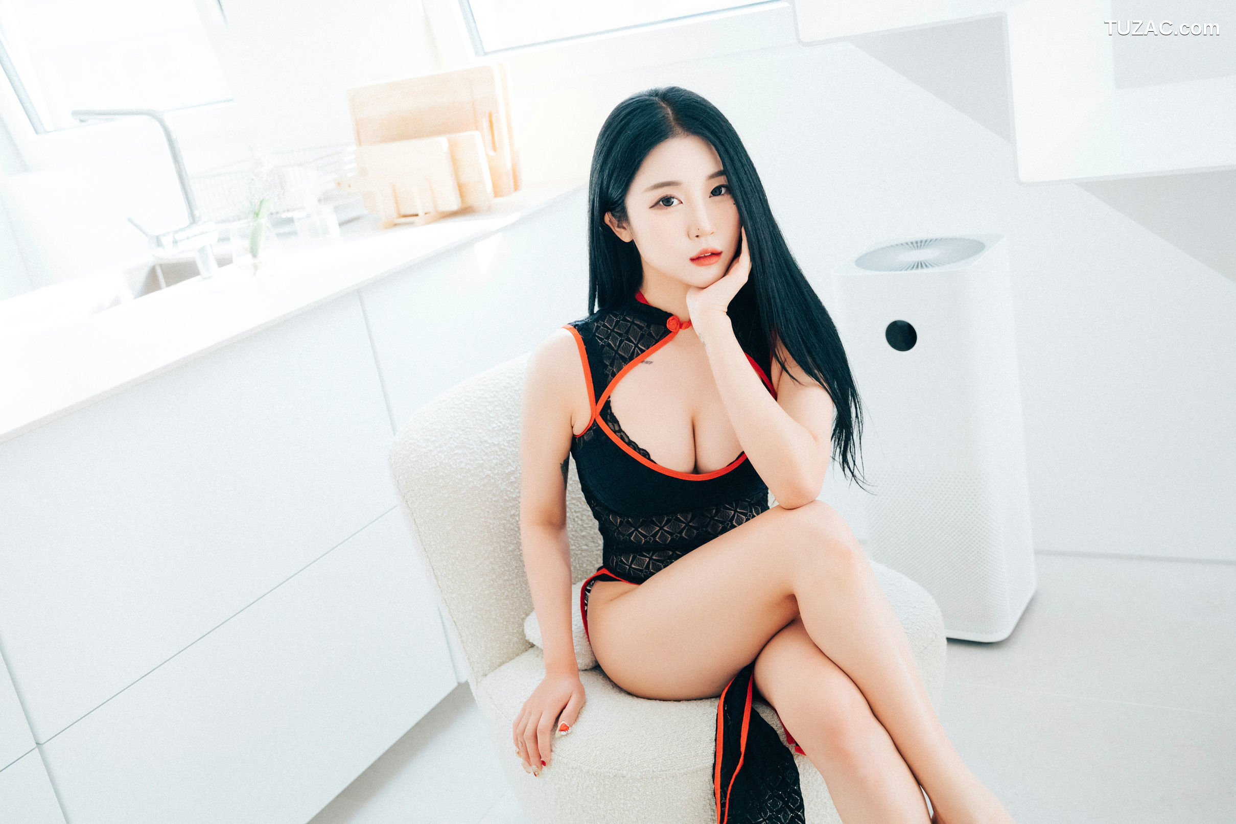 尹宝美-Bomi-宽衣解带-The-Undress