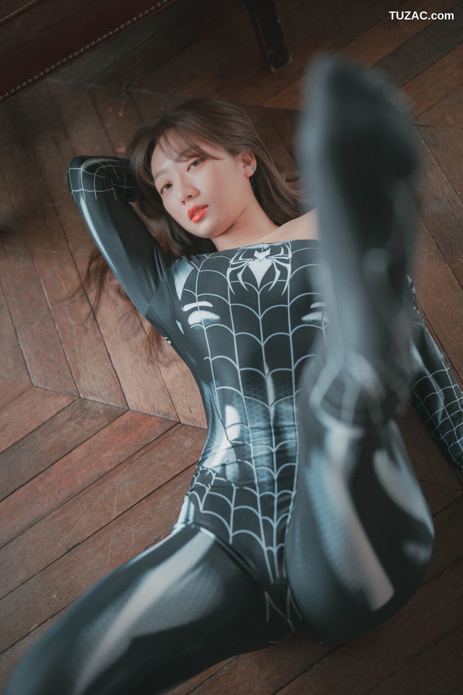 韩国美女-Koby-婀娜的蜘蛛女郎-The-Curvy-Spider-Girl-DJAWA