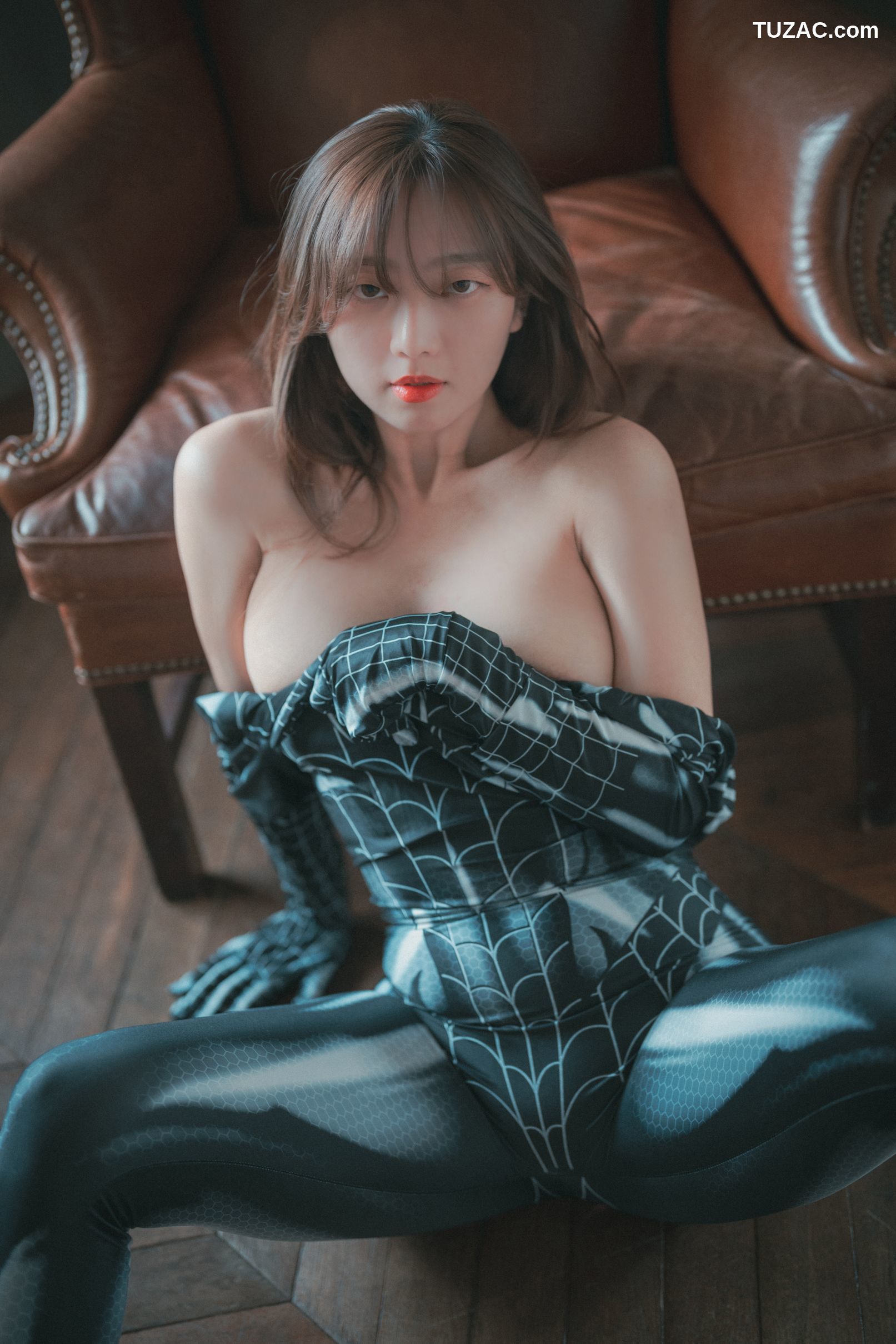 韩国美女-Koby-婀娜的蜘蛛女郎-The-Curvy-Spider-Girl-DJAWA