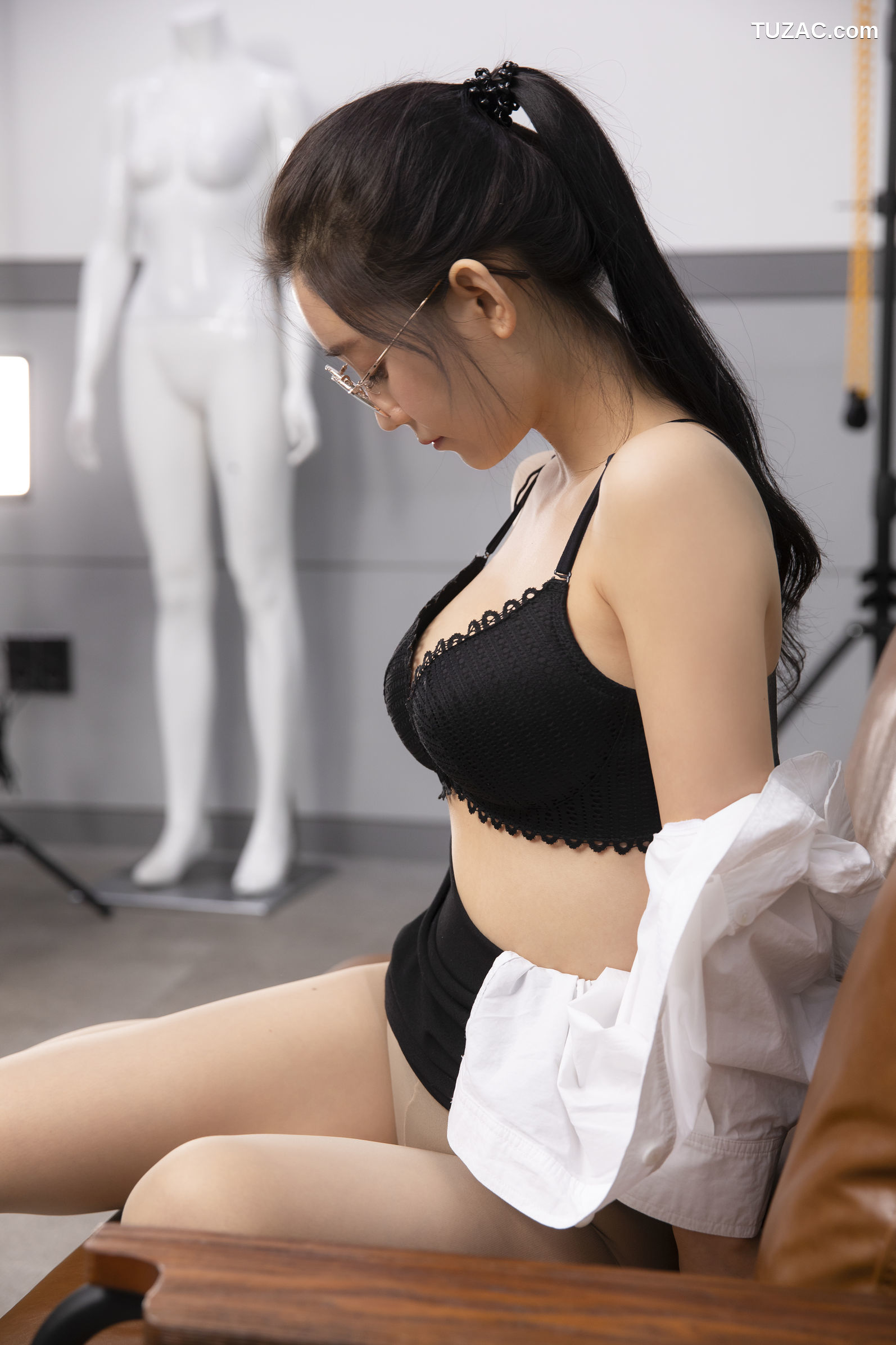 韩国美女-LeeHa-办公室女郎系列-白衬衫黑短裙-A-Lady-in-The-Office-S.1-BUNNY