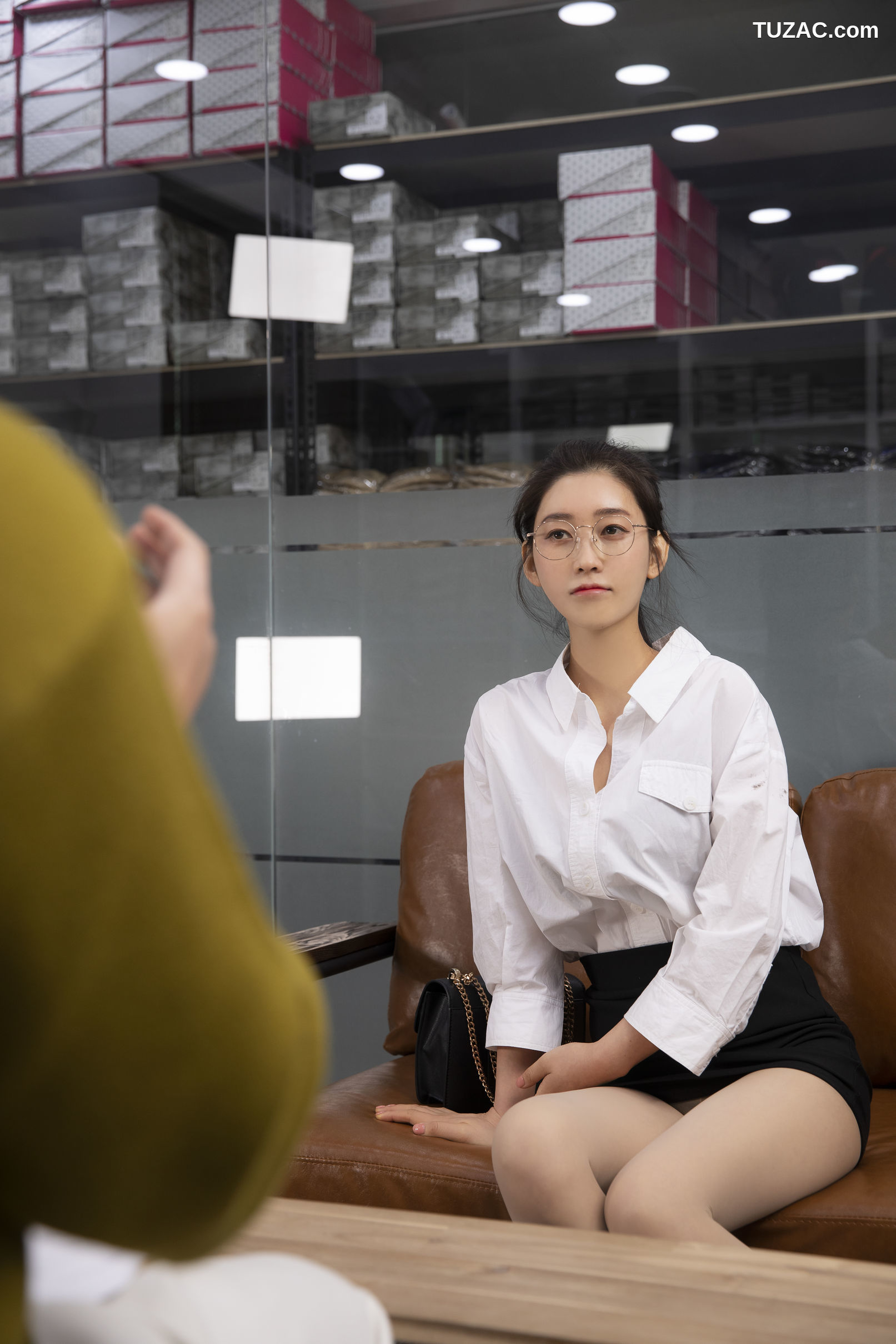 韩国美女-LeeHa-办公室女郎系列-白衬衫黑短裙-A-Lady-in-The-Office-S.1-BUNNY