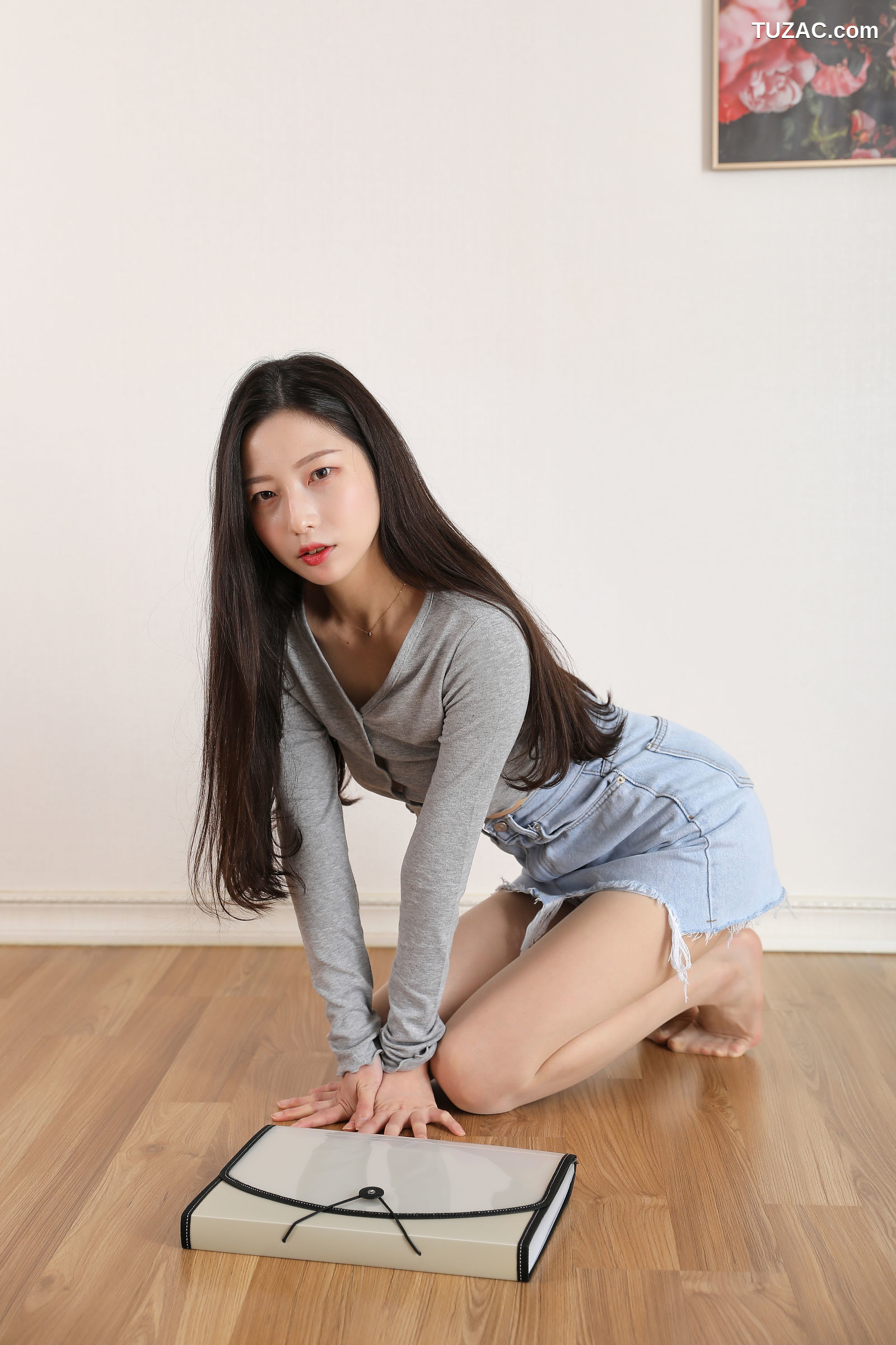 韩国美女-Risa-美女教师家访-An-Interview-with-a-Parent-BUNNY