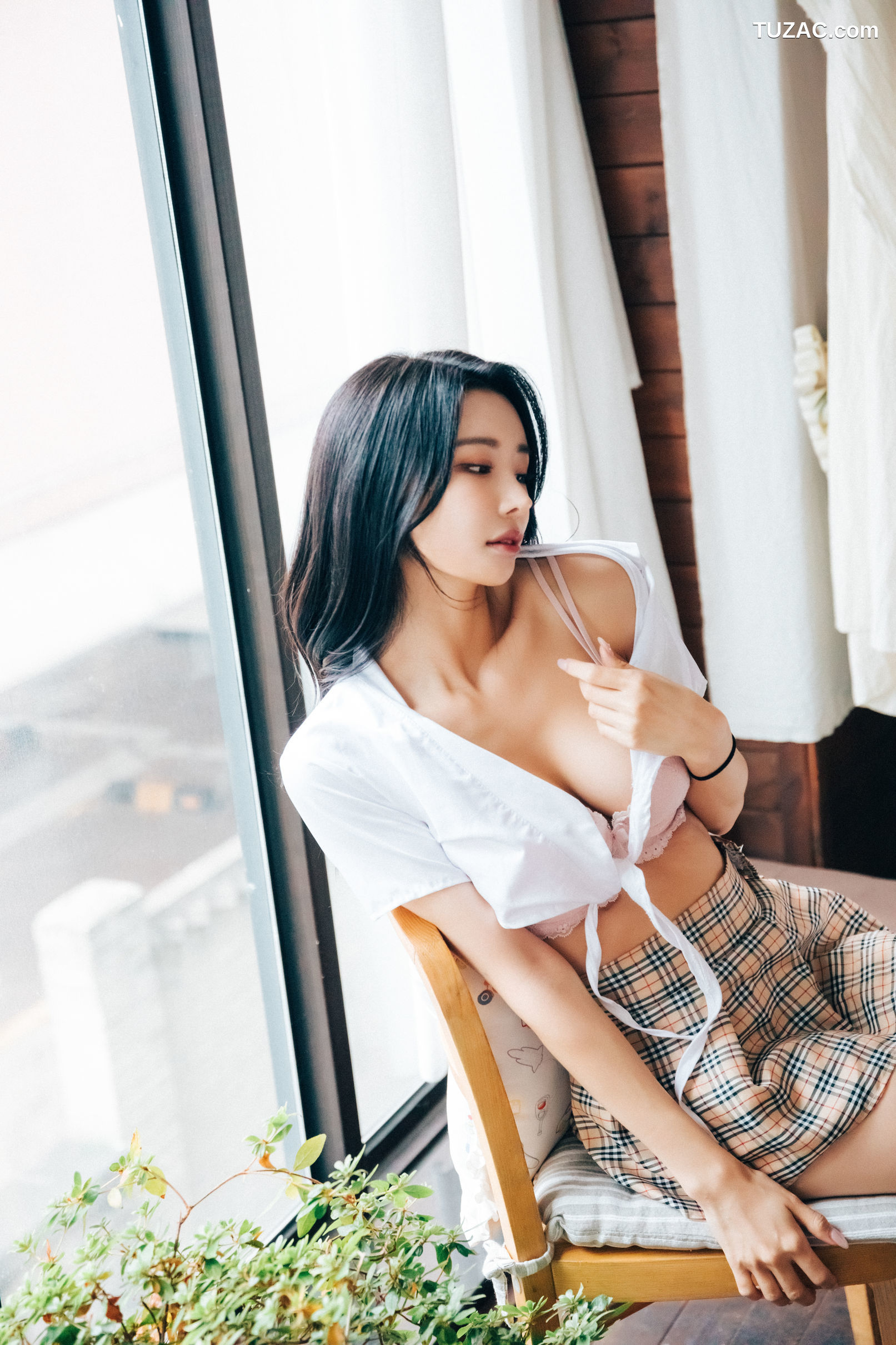 韩国美女-妍宇-YeonYu-First-play-Loozy