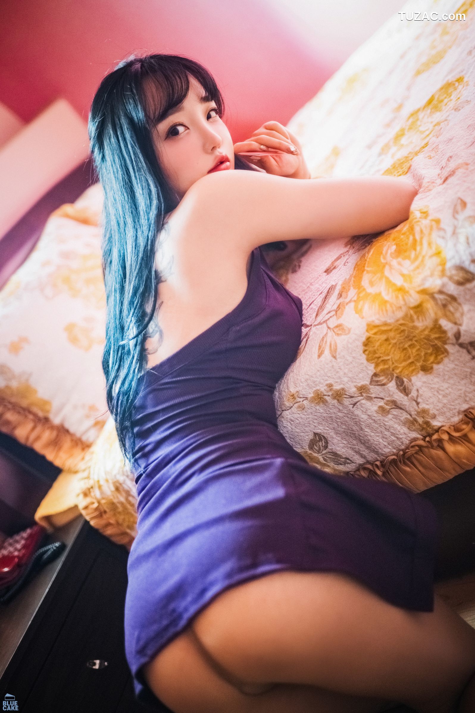 韩国美女-孙乐乐-Son-YeEun-无内裤露出-Nude-No-Panty-BLUECAKE