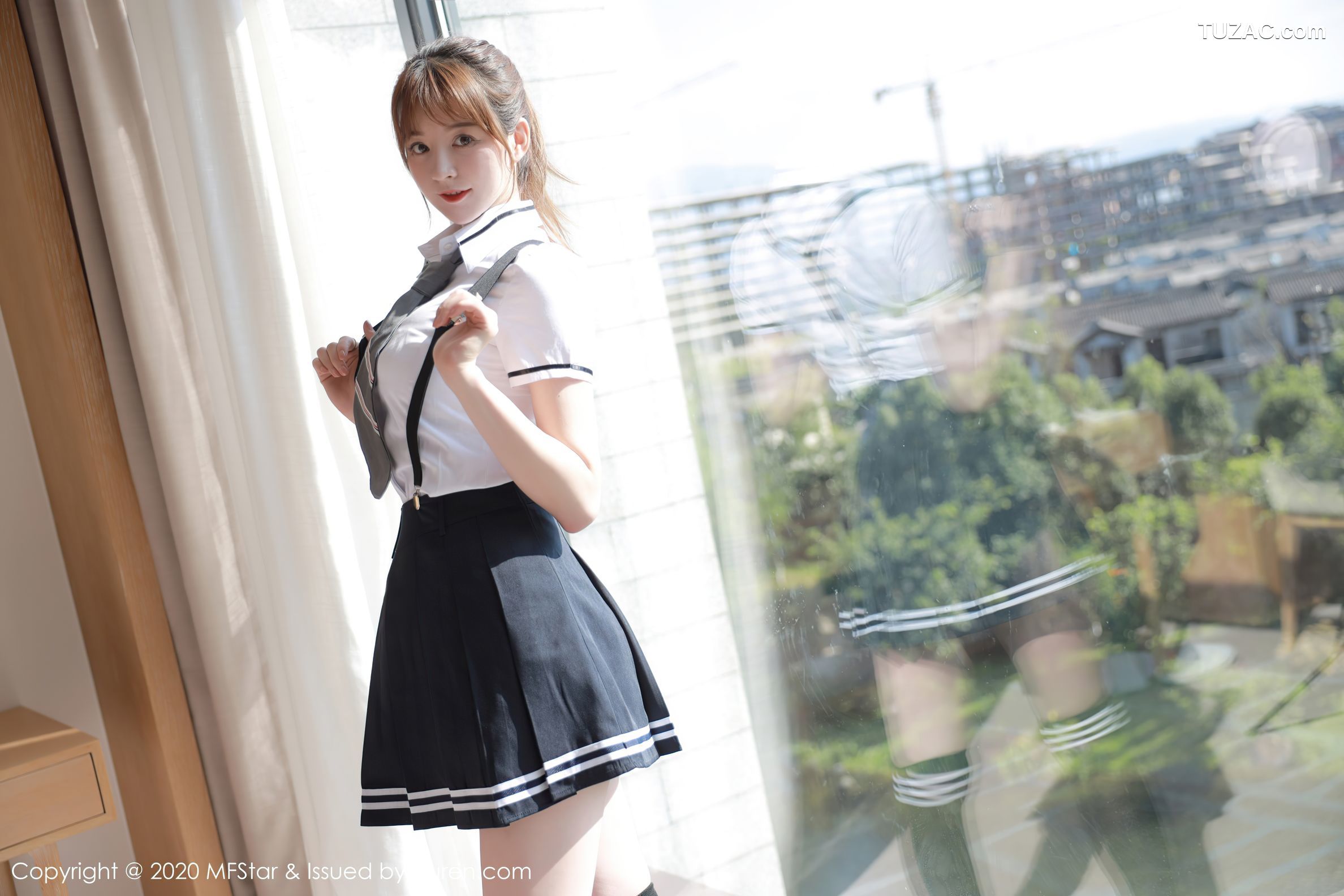 MFStar模范学院-390-Yoo优优-四川旅拍-清纯学院风校服-2020.09.21
