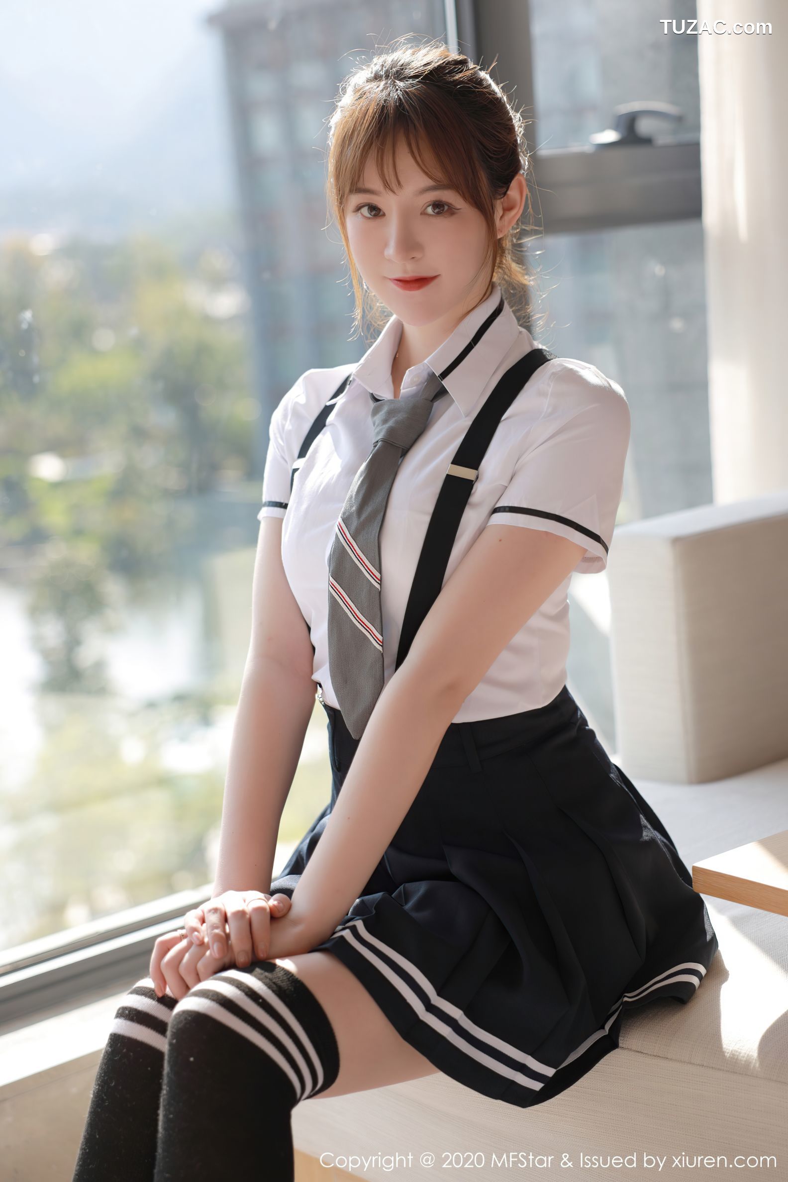 MFStar模范学院-390-Yoo优优-四川旅拍-清纯学院风校服-2020.09.21