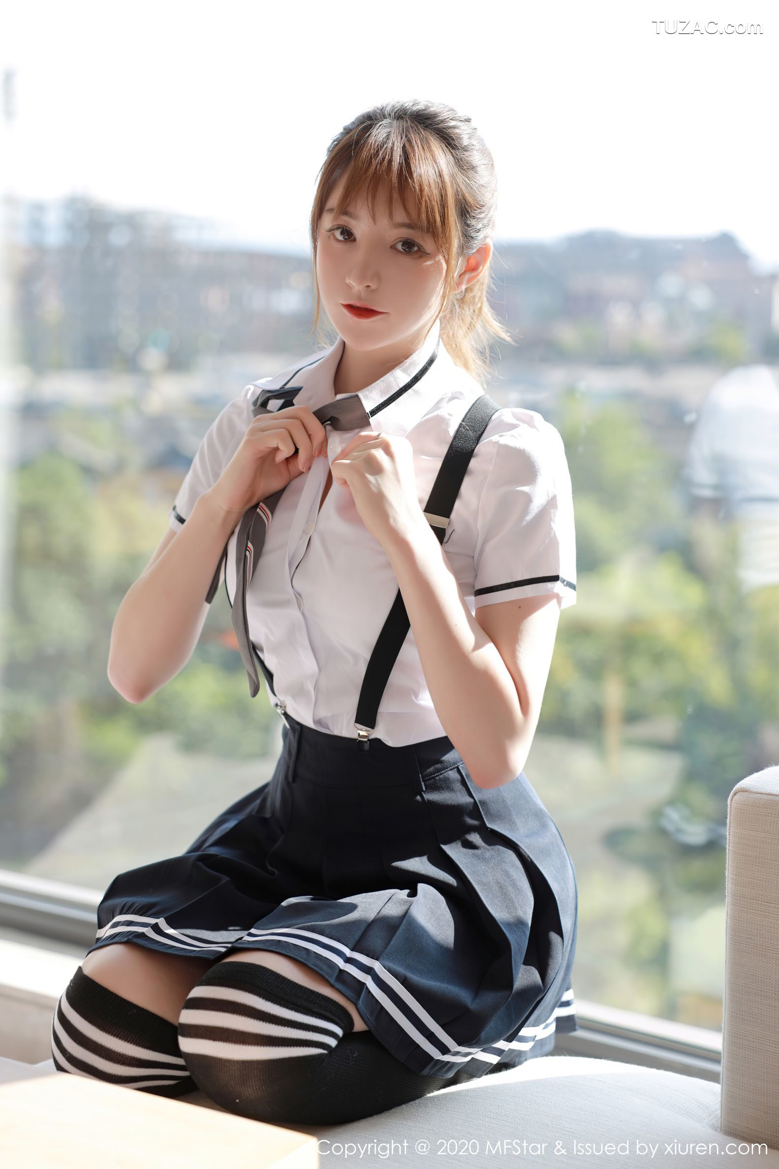 MFStar模范学院-390-Yoo优优-四川旅拍-清纯学院风校服-2020.09.21