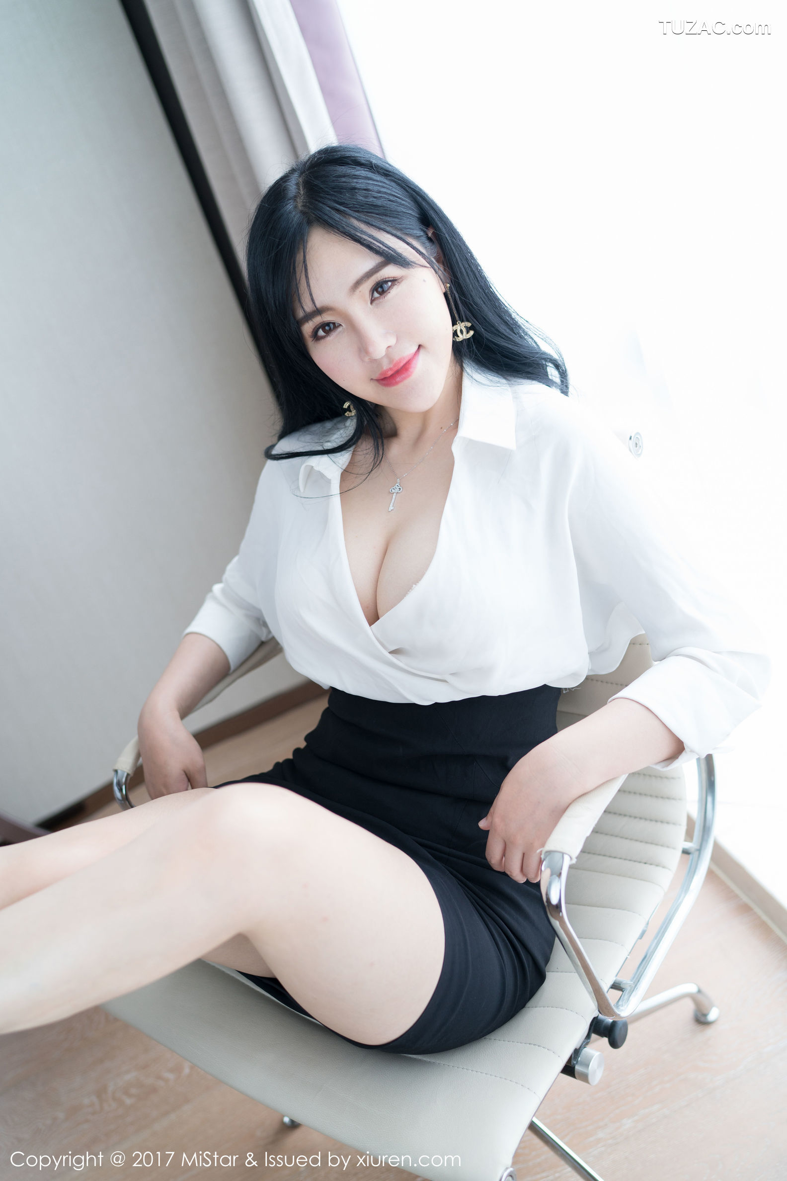 MiStar魅妍社-172-刘钰儿-《性感OL秘书系列》-2017.06.07