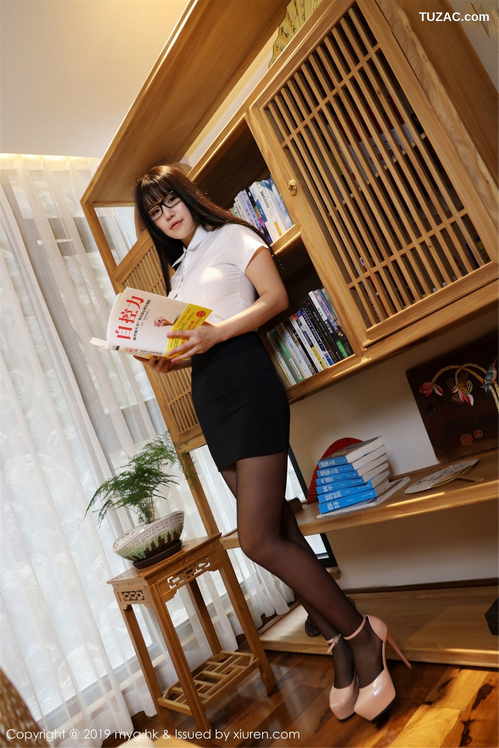 MyGirl美媛馆-368-朱可儿-《秘书黑丝眼镜OL系列》-2019.07.12