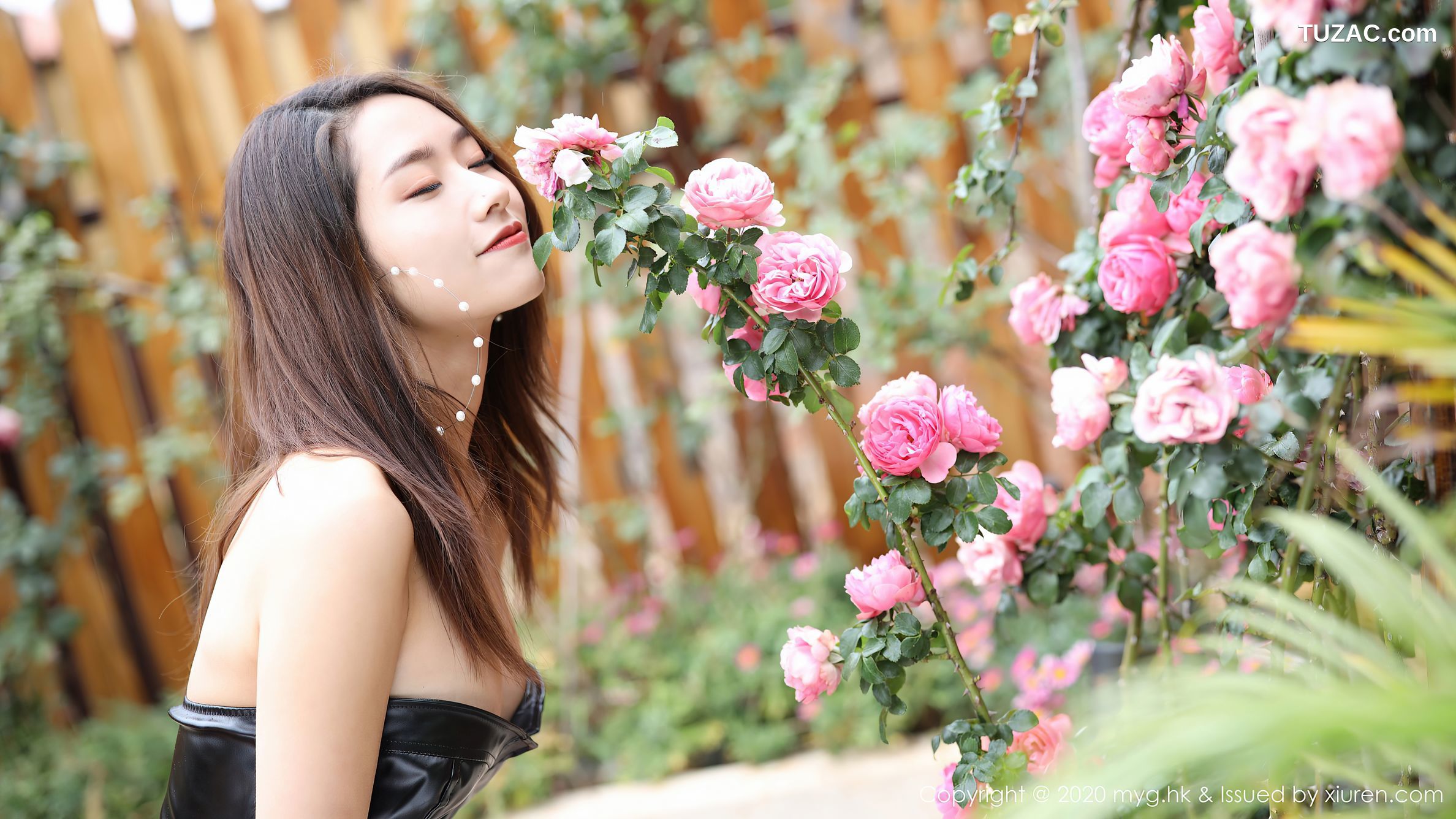 MyGirl美媛馆-444-方子萱-《性感皮裙与极致黑丝》-2020.07.22