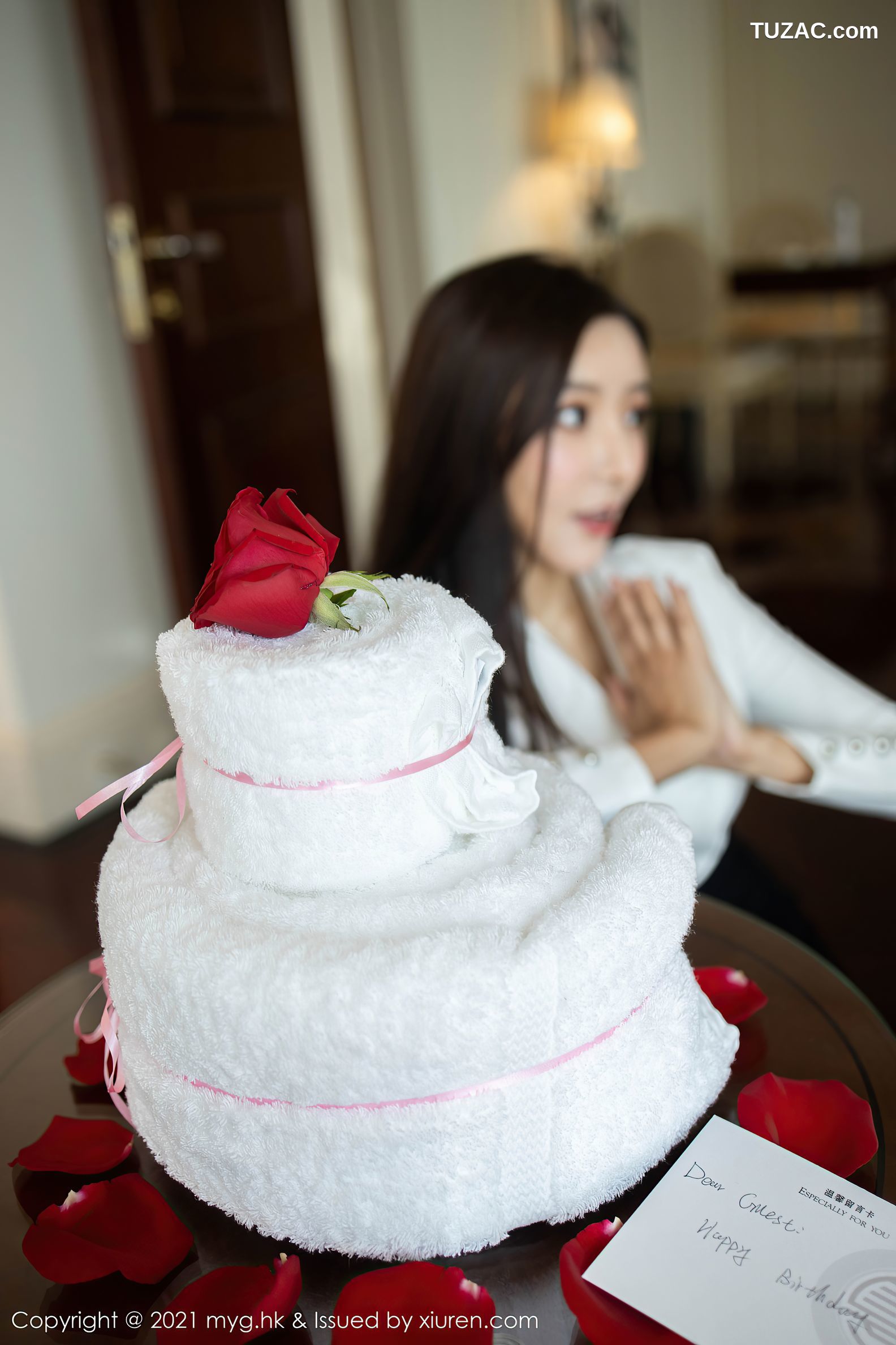 MyGirl美媛馆-492-王馨瑶-上司过生日主题黑裙黑丝裤袜-2021.02.23