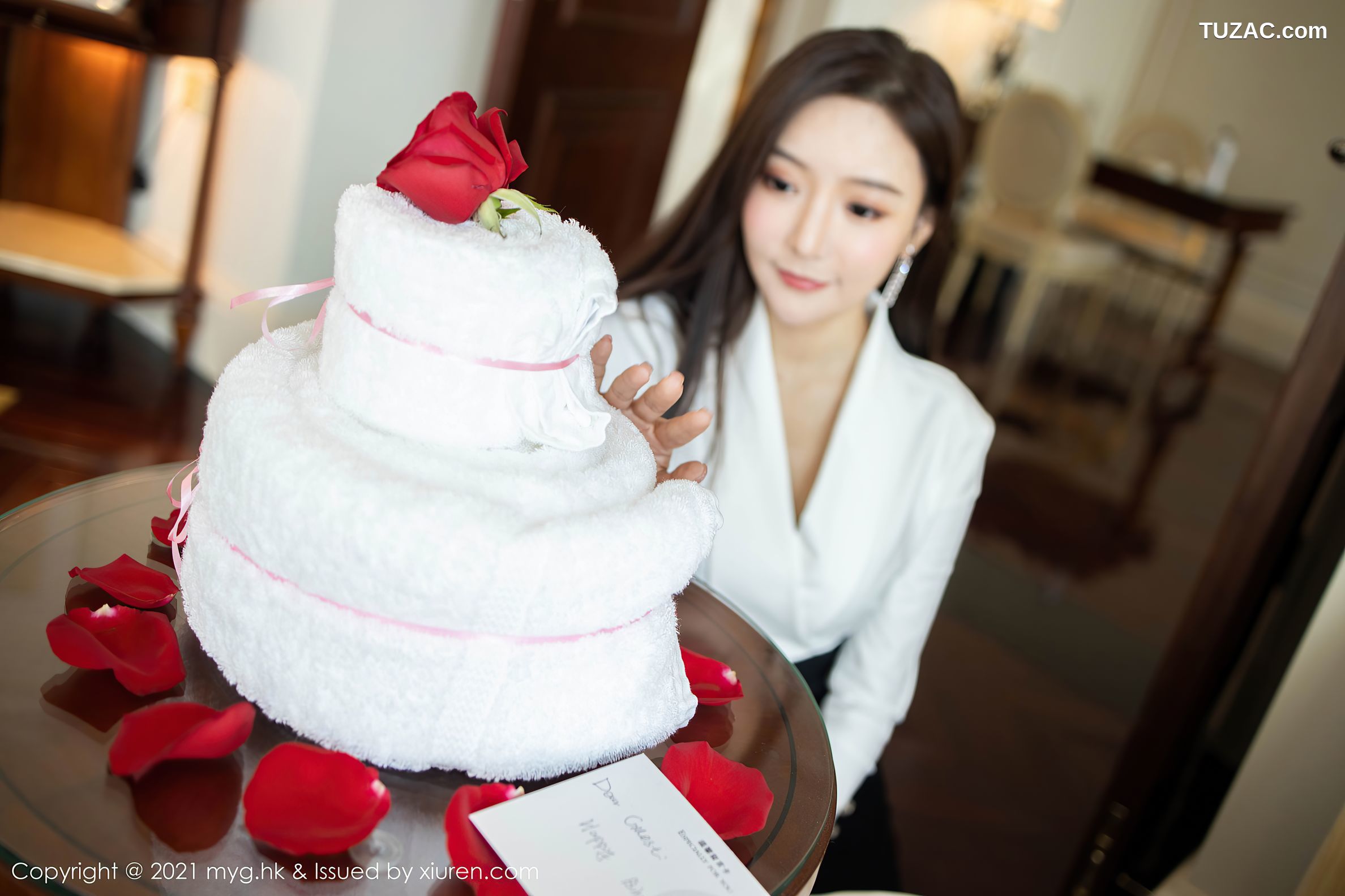 MyGirl美媛馆-492-王馨瑶-上司过生日主题黑裙黑丝裤袜-2021.02.23