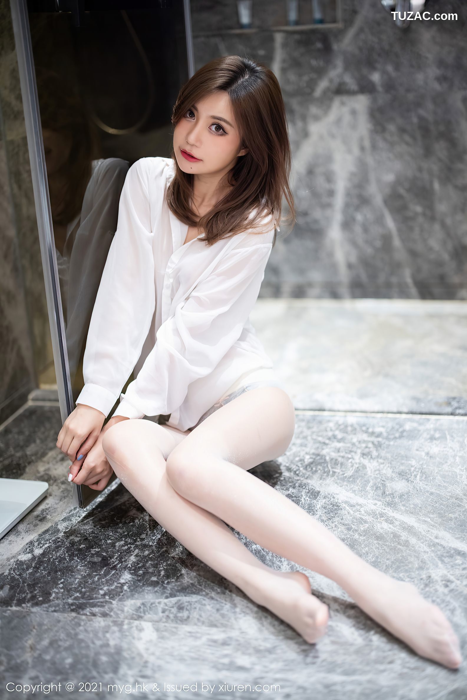 MyGirl美媛馆-583-绮里嘉Carina-杭州旅拍浴室白衬衫灰短裙-2021.08.27