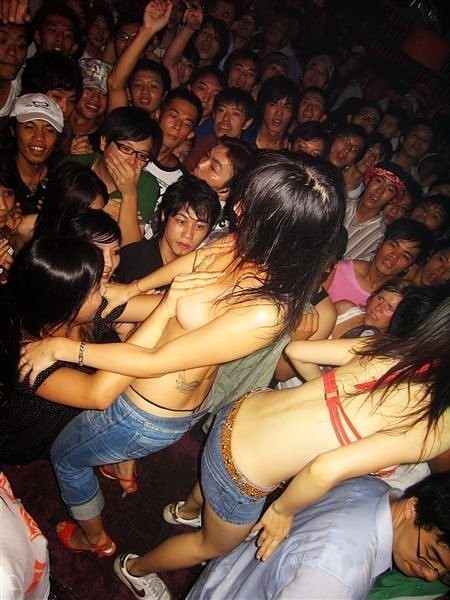 带你走进夜场看骚妹子们妩媚的表情[217P]
