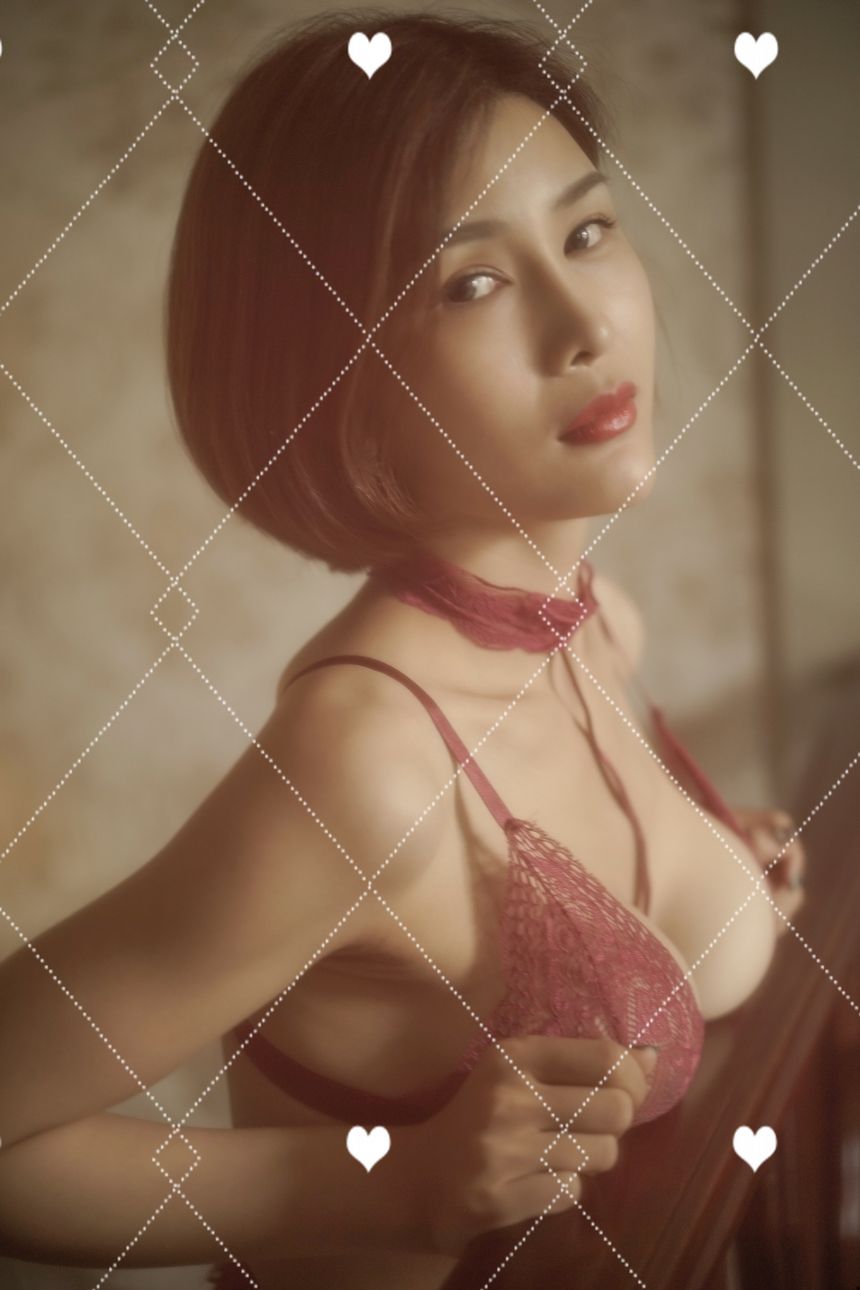 微博女神闫盼盼8月最新VIP大尺度套图[48P]