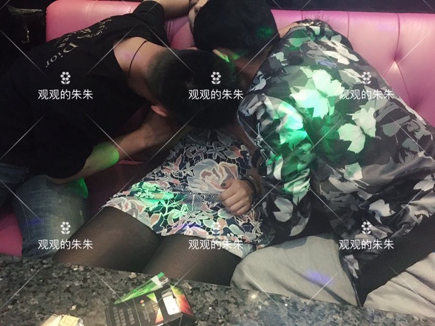 极品网络红人观观的朱朱无圣光套图（四）[111P]