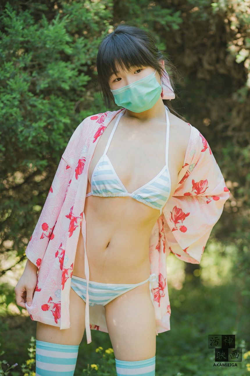极品萝莉网红污神映画之野外露出无圣光套图[75P]
