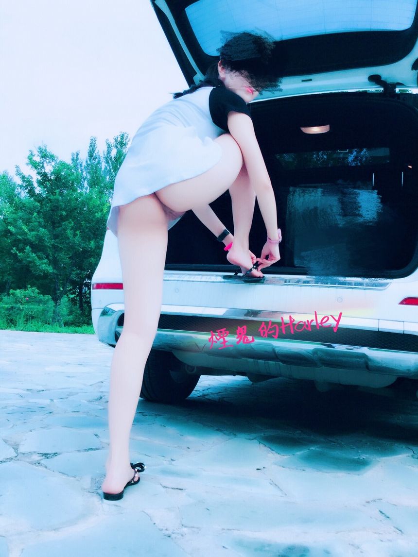 烟鬼的Harley出品之高颜值极品身材户外露出无圣光套图[150P]