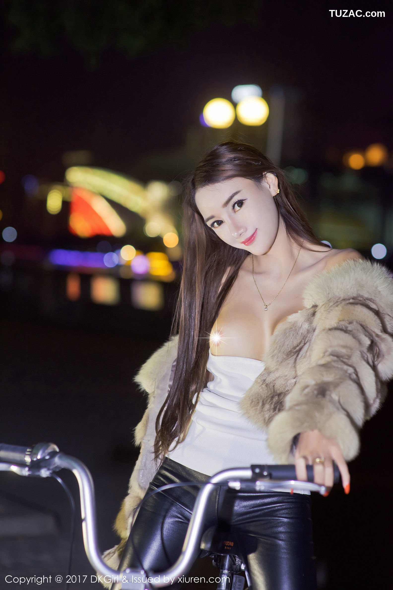 DKGirl御女郎-010-婕西儿jessie-浴室比基尼-外景露出和新春主题