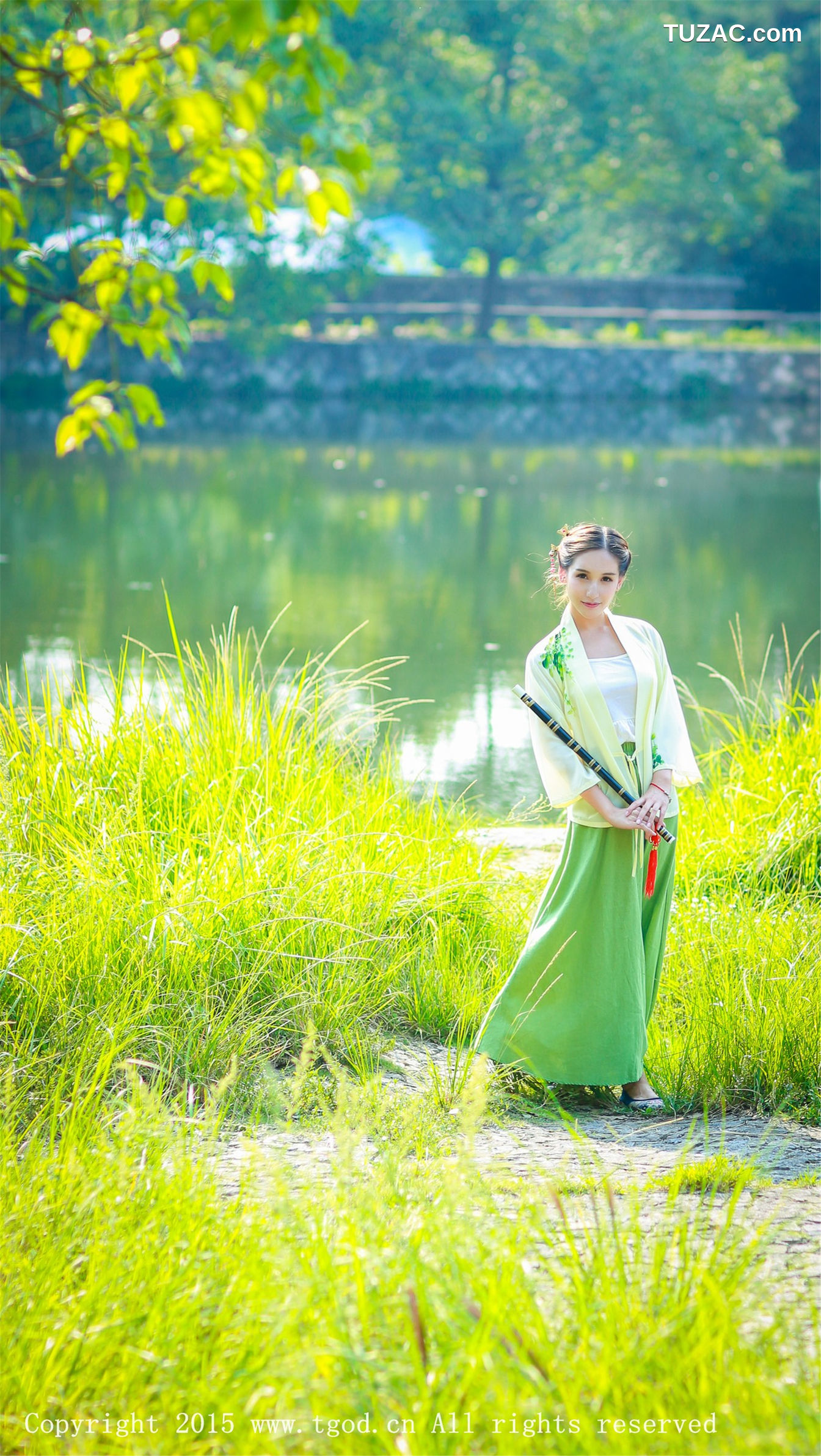 TGOD推女神-2015.09.22-艾希Ice-《女神身着清新汉服-从湖畔缓缓走来》